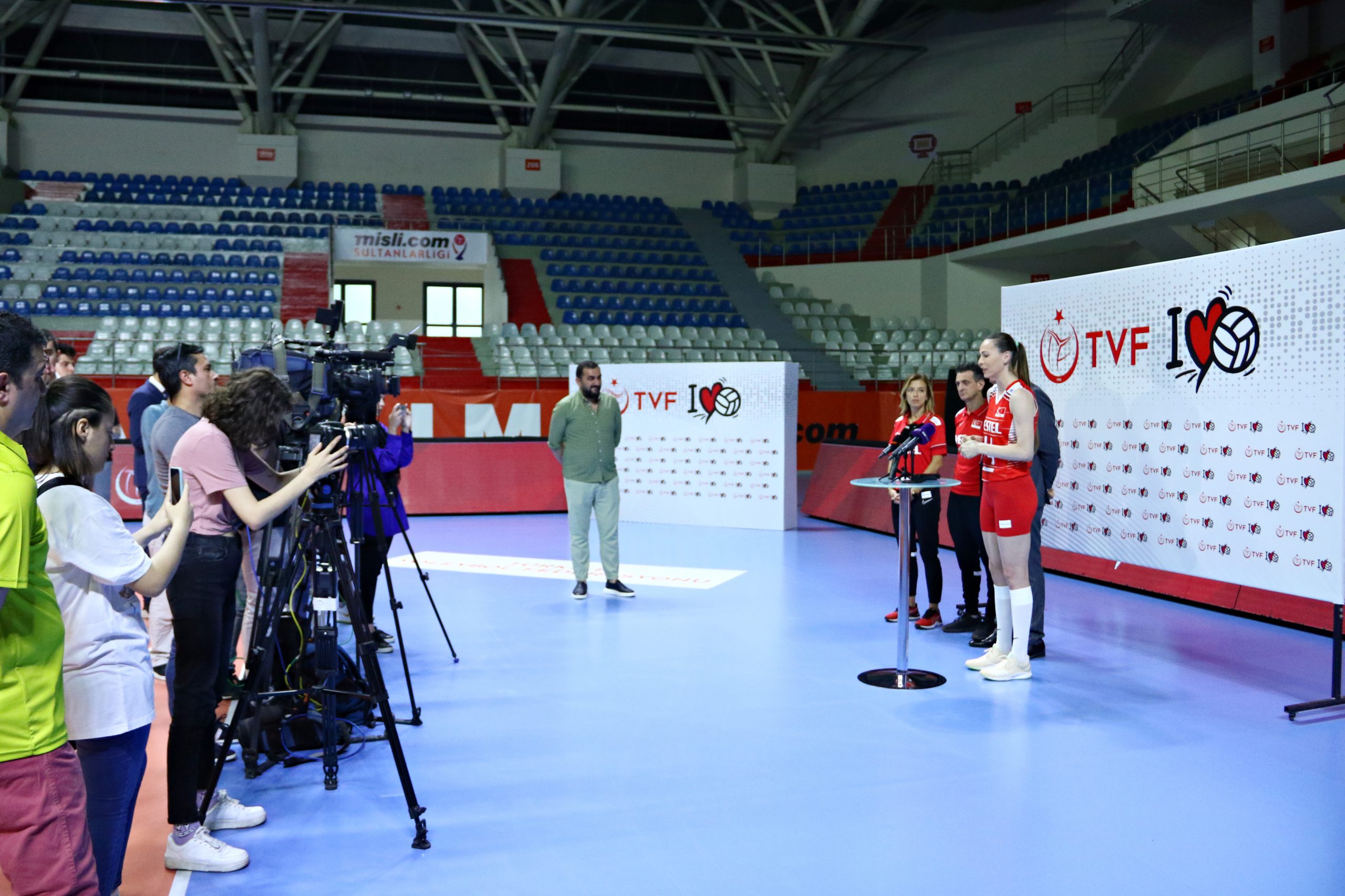 twitter FT7IMJ3X0AAJXoY