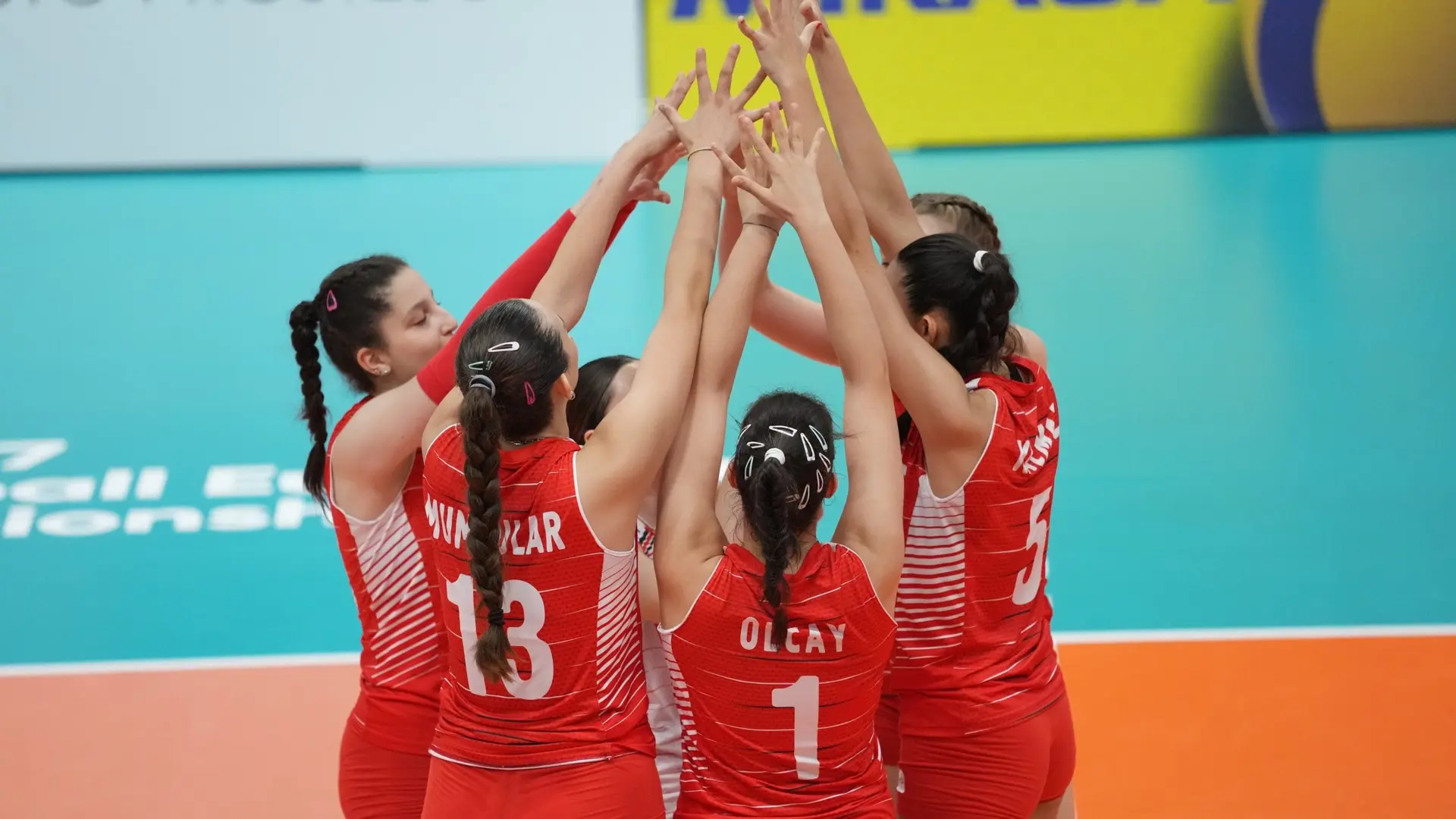 U17 Kız Milli Voleybol Takımı