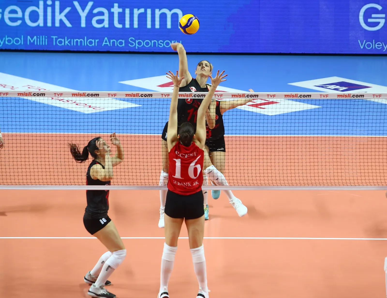 Misli.com Sultanlar Ligi’nde 11. Hafta THY İlbank