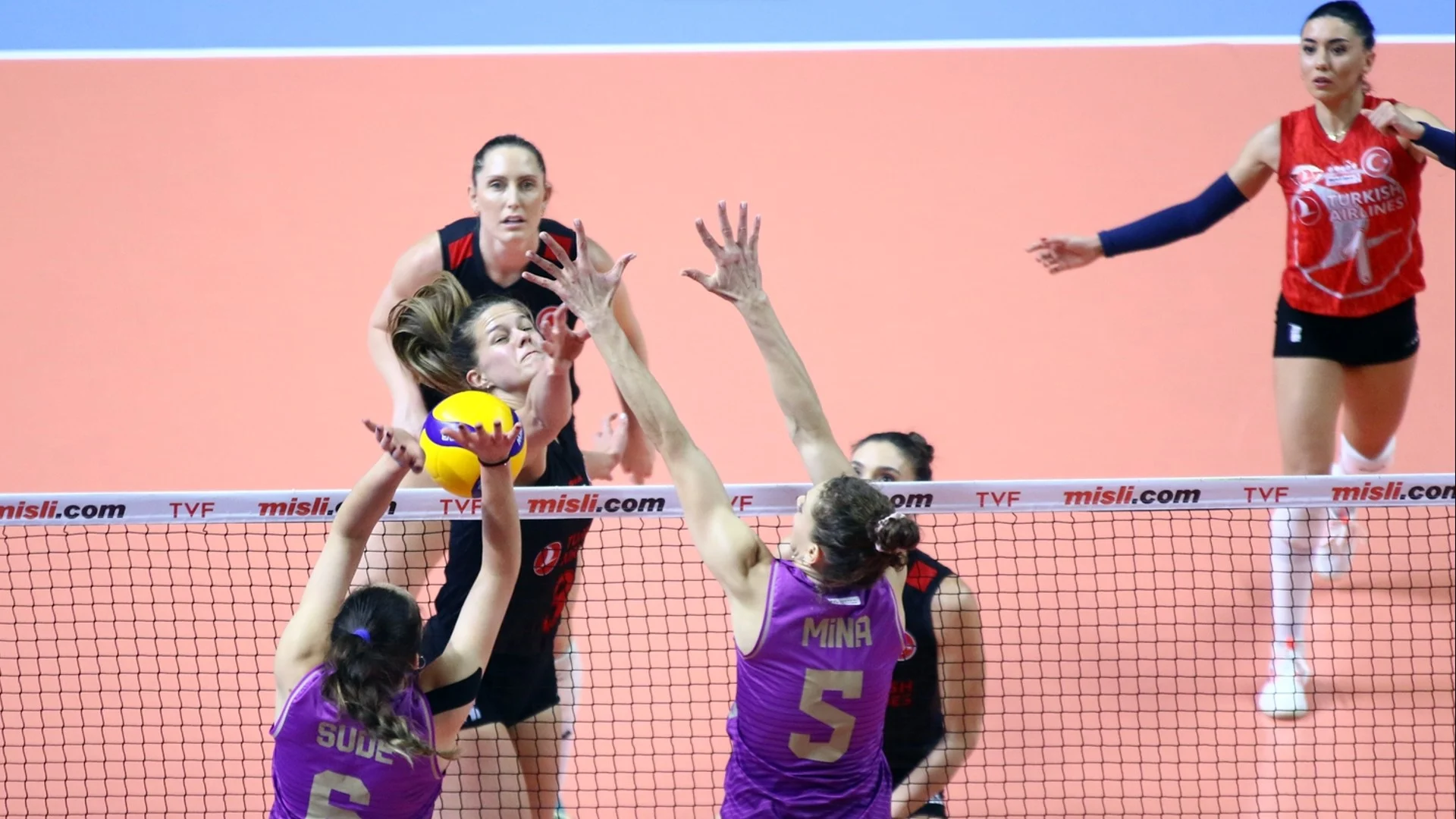 Sultanlar Ligi 12. Hafta Türk Hava Yolları Galatasaray HDİ Sigorta