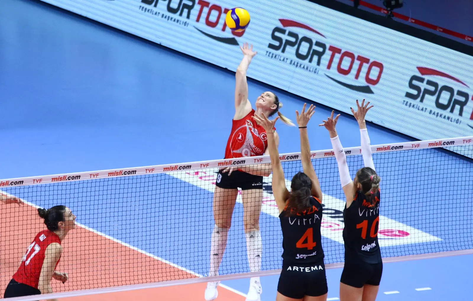 Türk Hava Yolları-Eczacıbaşı Sultanlar Ligi’nde 15. Hafta