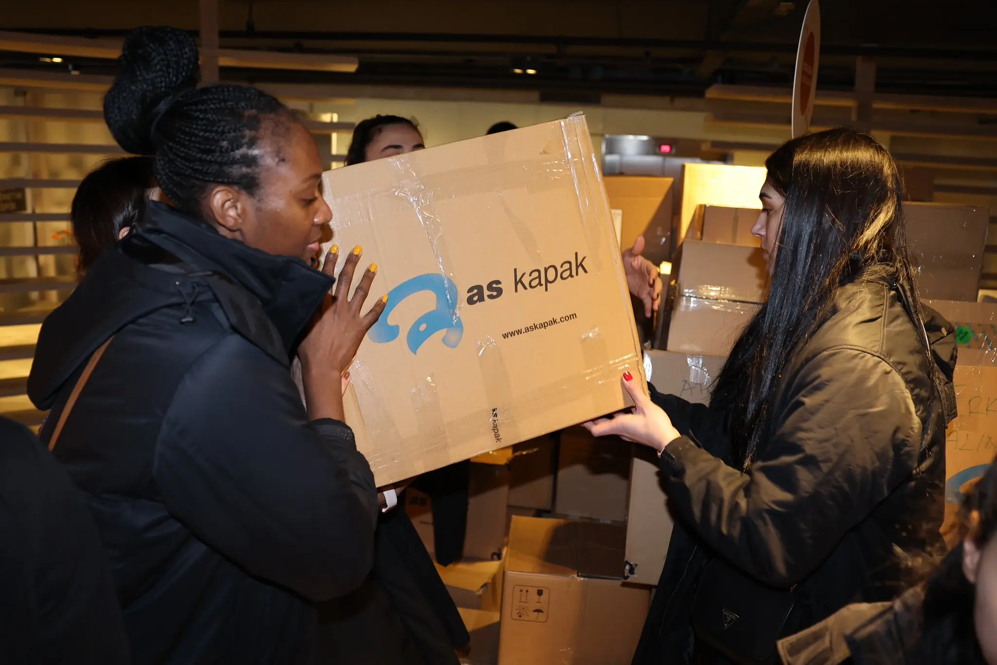 Eczacıbaşı Dynavit Hande Baladın Yardım Kampanyası Yasemin Güveli