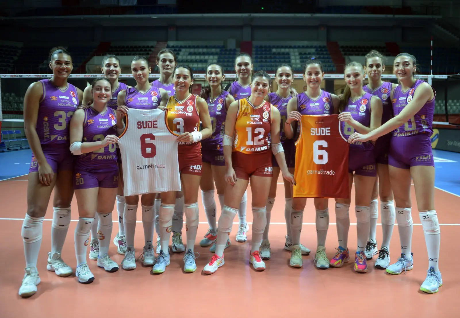 Galatasaray Yeni Forma Sponsoru Garnet Trade