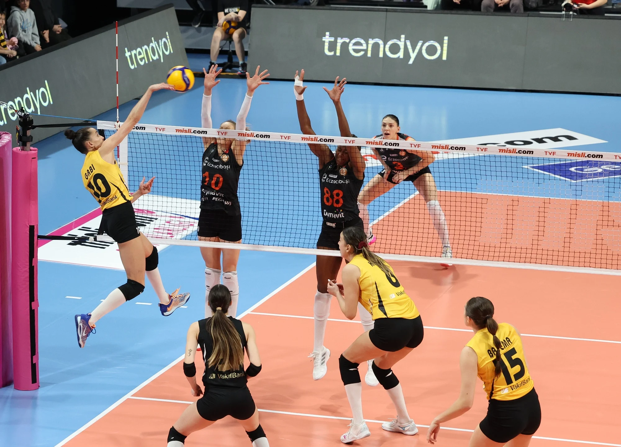 Sultanlar Ligi'nde 18. Hafta VakıfBank-Eczacıbaşı Dynavit Derbi