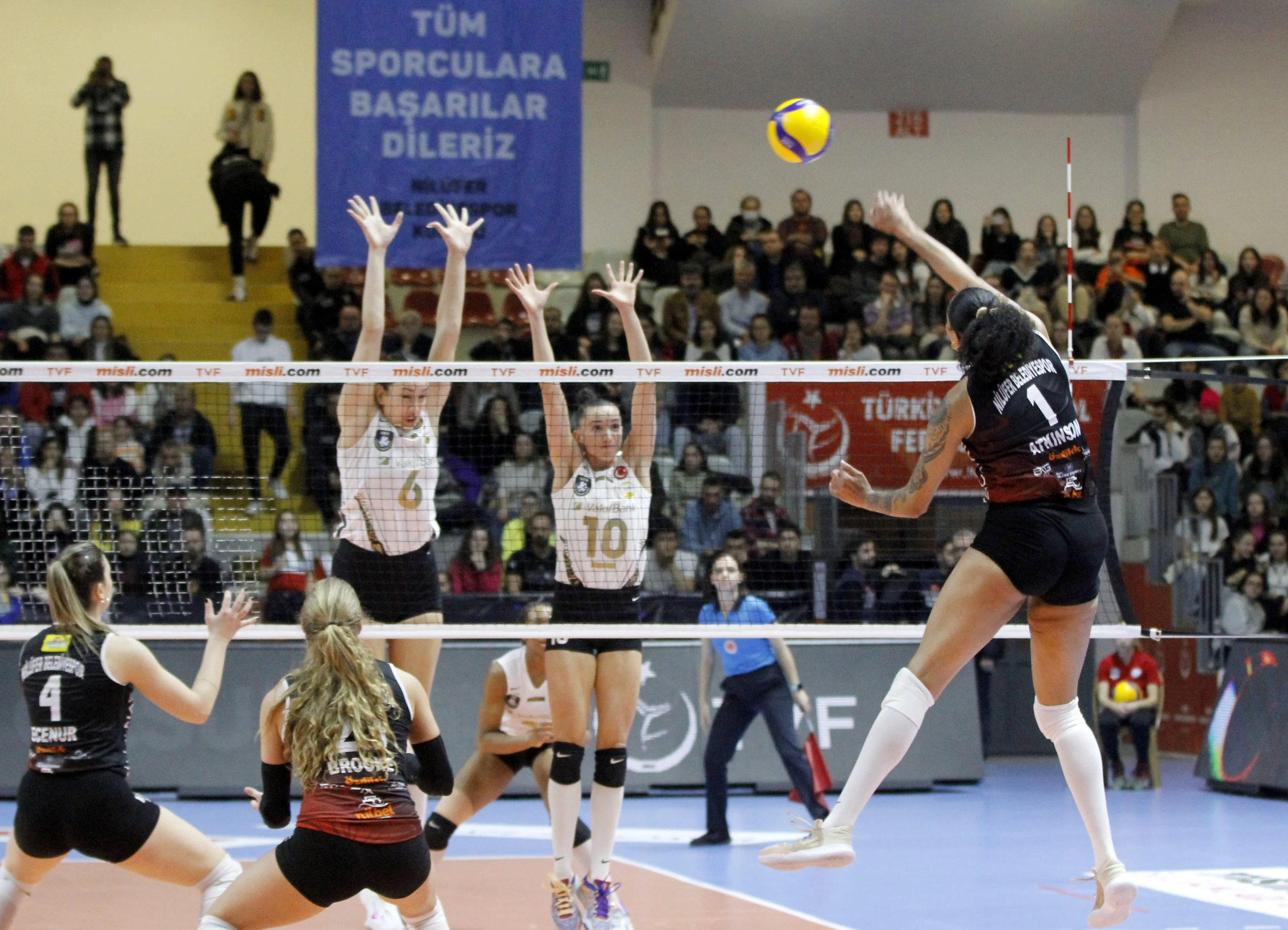 VakıfBank 19. Haftanın Açılış Maçı Nilüfer Belediyespor