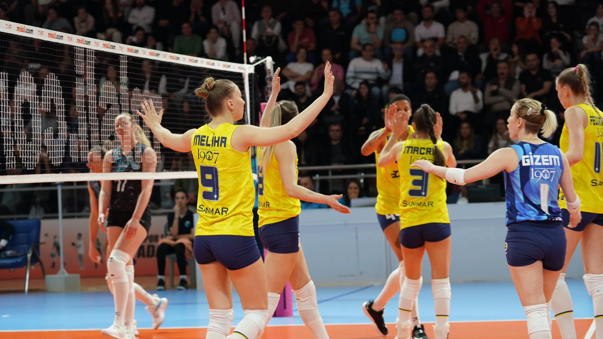 Fenerbahçe Opet Meliha Diken Gizem Örge
