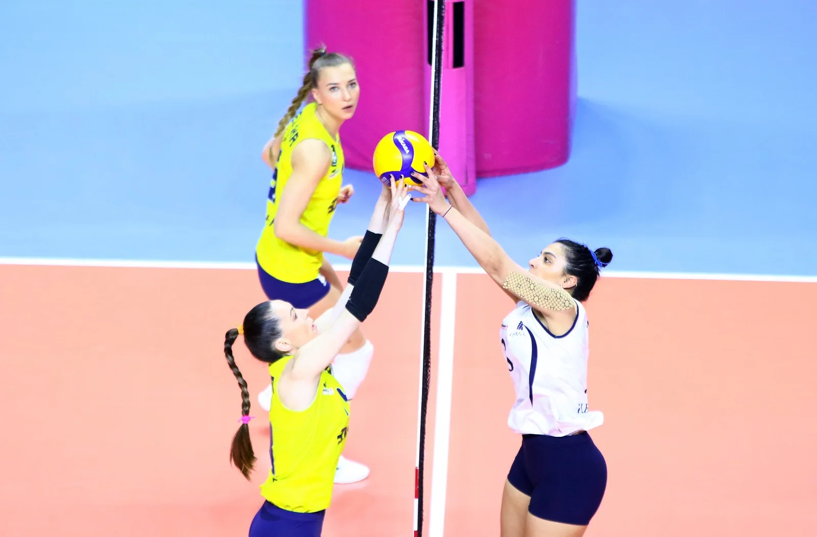 Fenerbahçe Opet Sultanlar Ligi'nde 25. Hafta