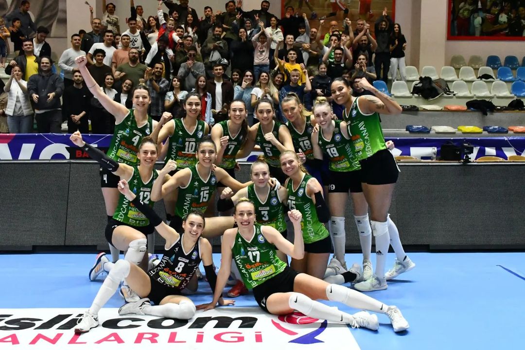 Nilüfer Belediyespor Galibiyet Pozu Sultanlar Lig'nde 23. Hafta