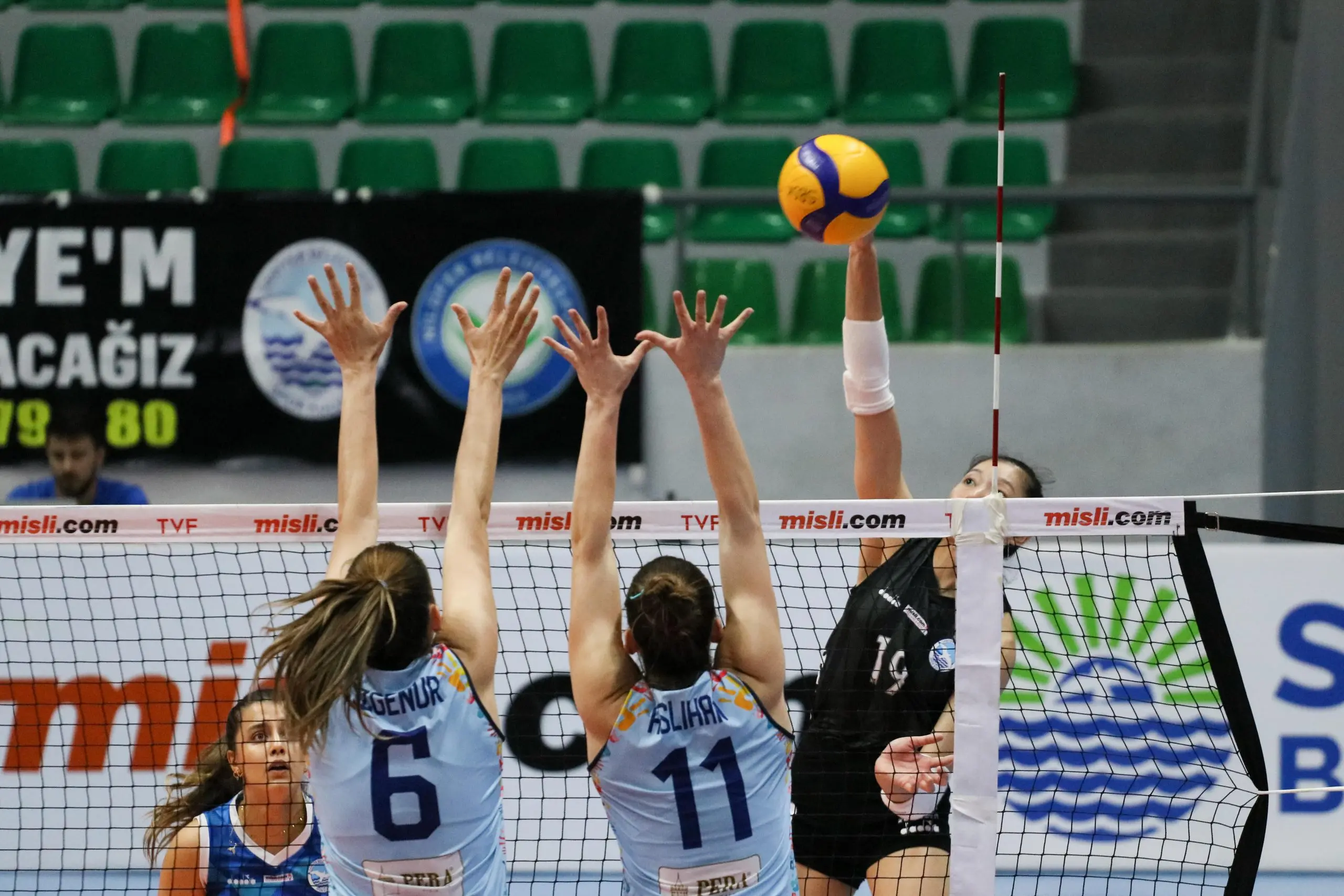 Sultanlar Ligi'nde 23. Hafta Sarıyer - Nilüfer