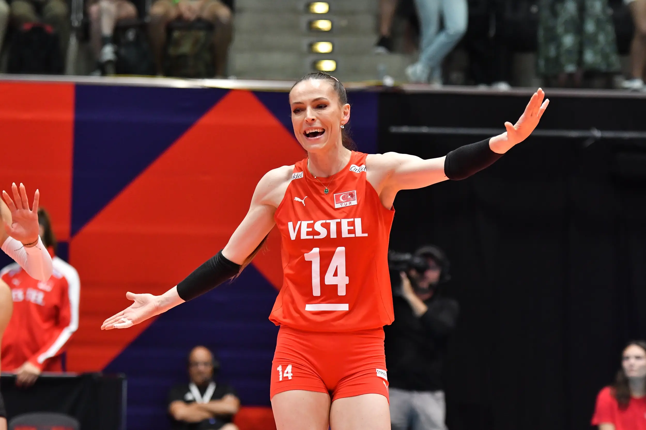 Filenin Sultanlari Avrupa Sampiyonasinda 4te 4 Yapti 6