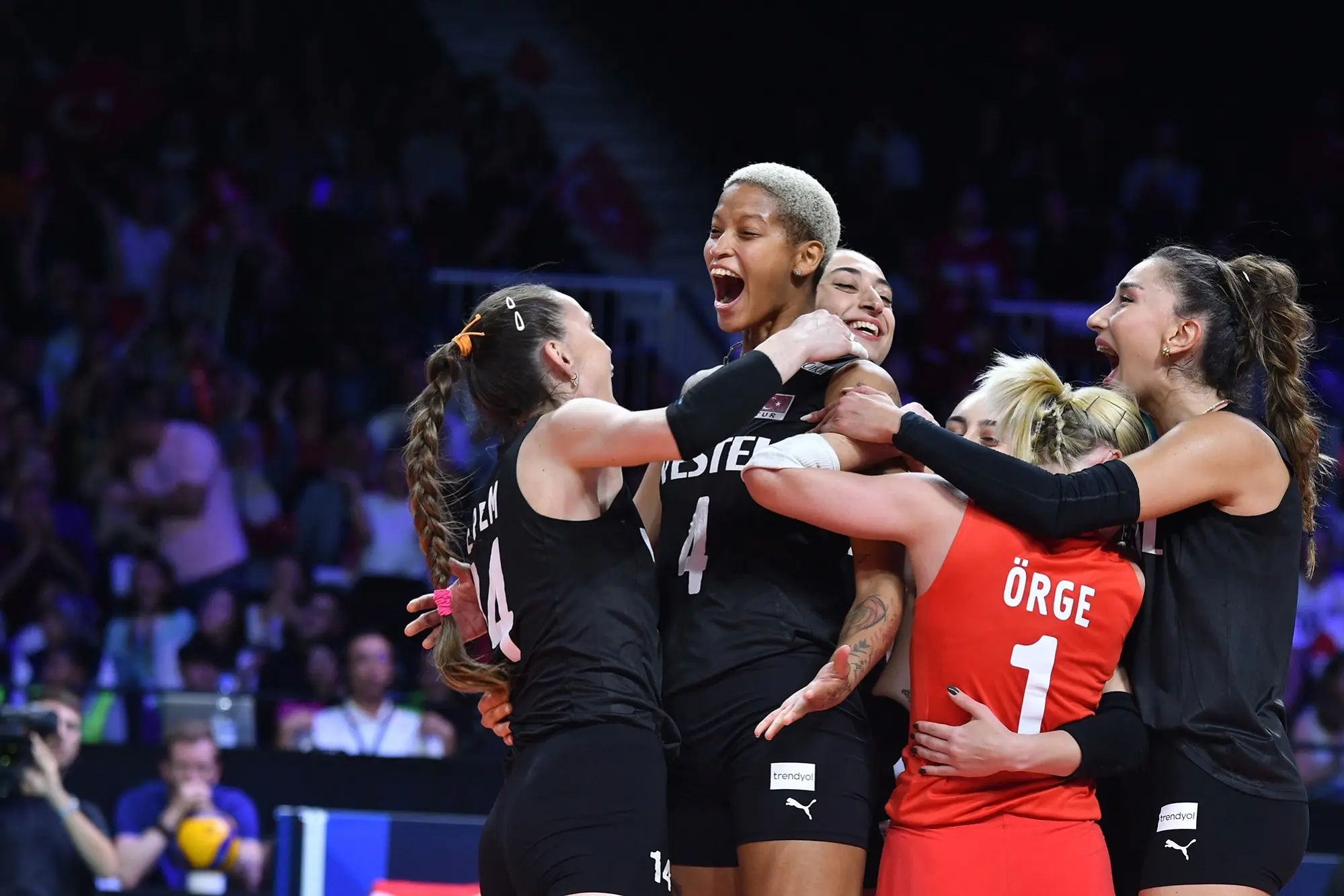 Filenin Sultanlari Yari Finalde 1