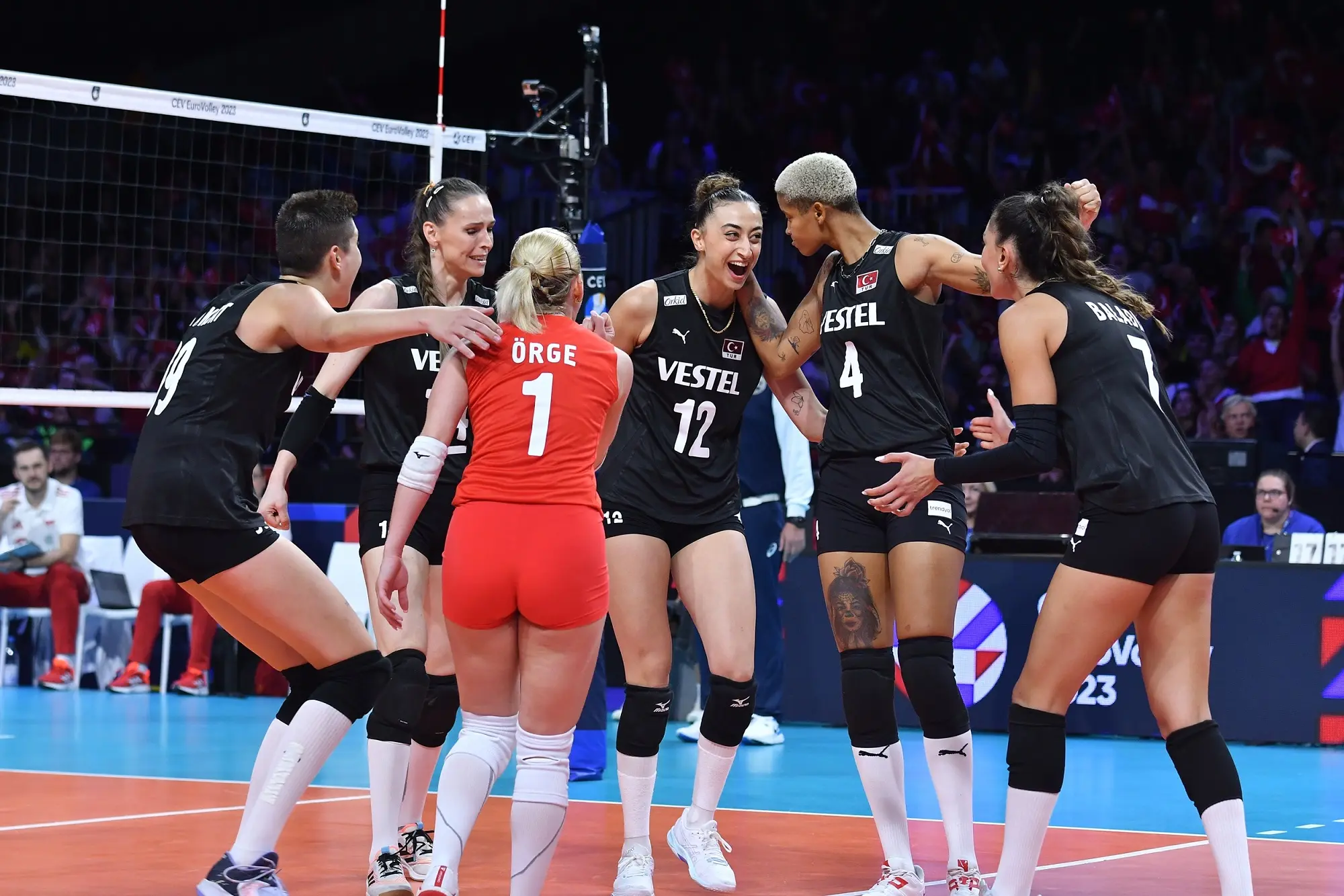 Filenin Sultanlari Yari Finalde 2