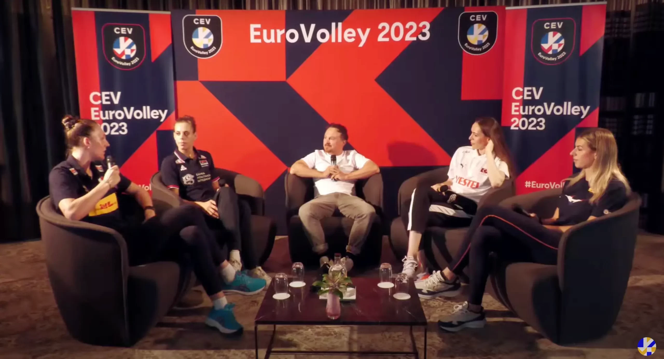 Eda Erdem, Yarı Final mücadesi sonrasında turnuva ve maçı CEV'in Medya Günü'nde değerlendirdi