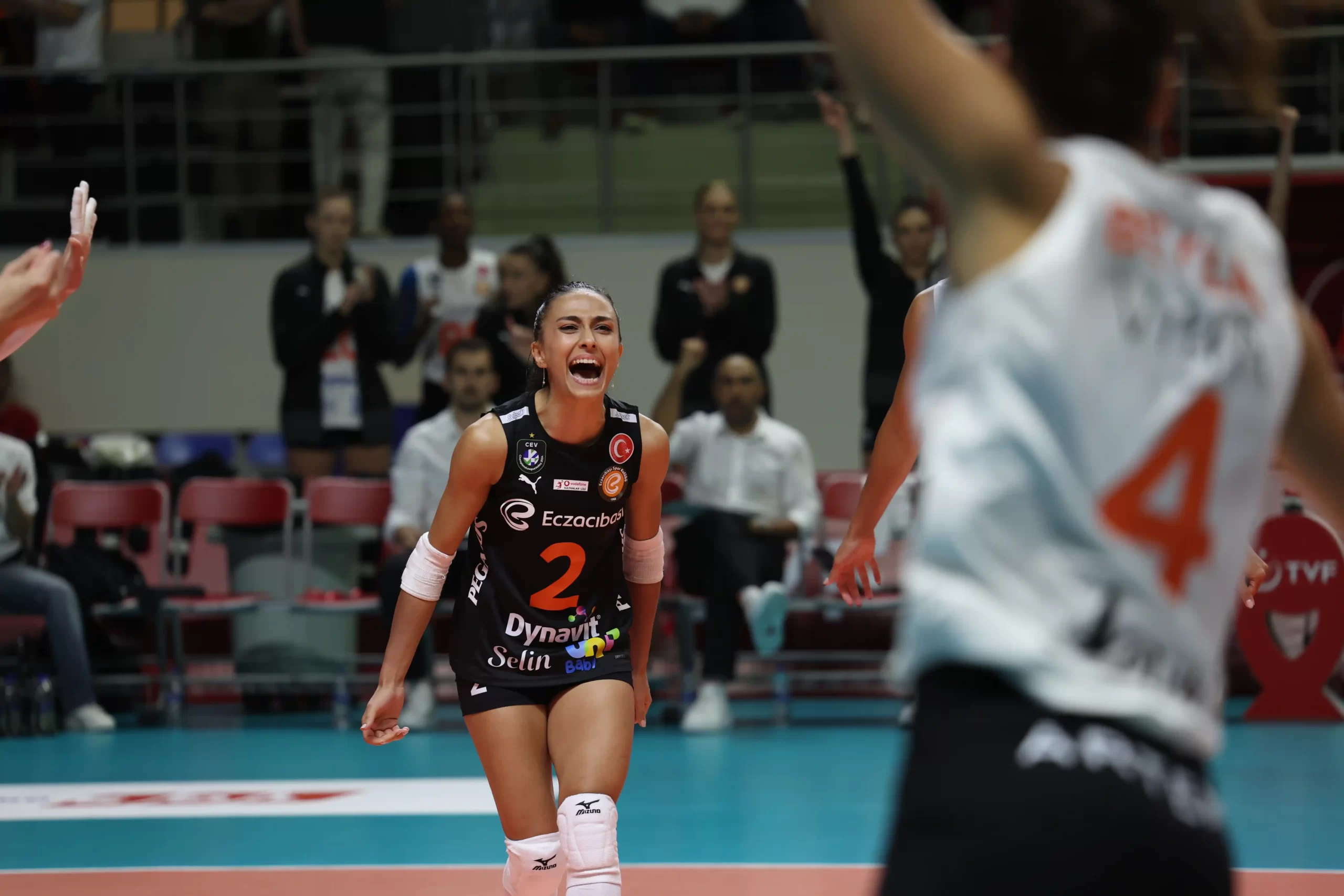 Simge Aköz Eczacıbaşı Dynavit, Vodafone Sultanlar Ligi'ni Galibiyetle Açtı 1