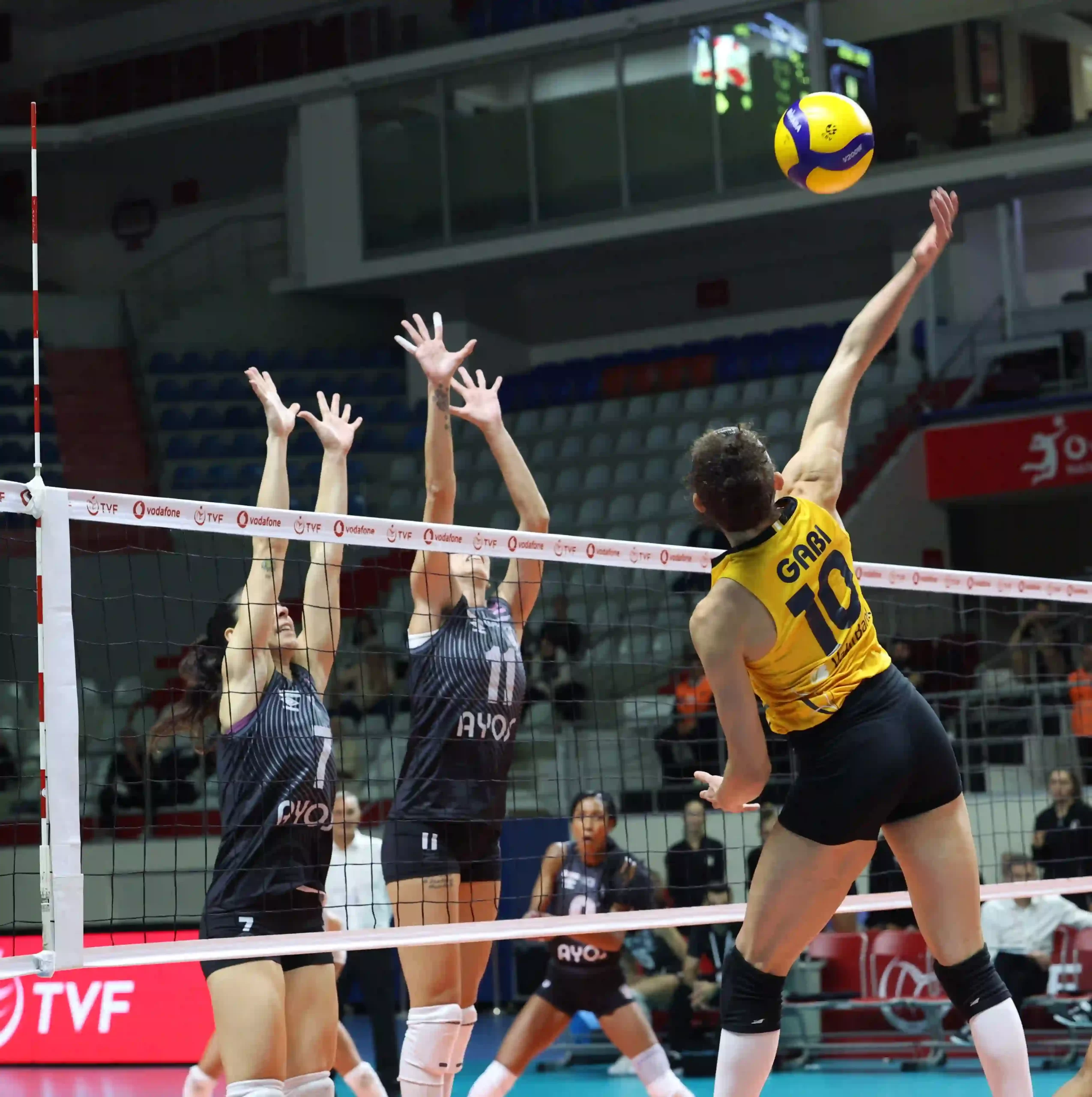 VakıfBank, Beşiktaş Ayos deplasmanında kazandı (2)