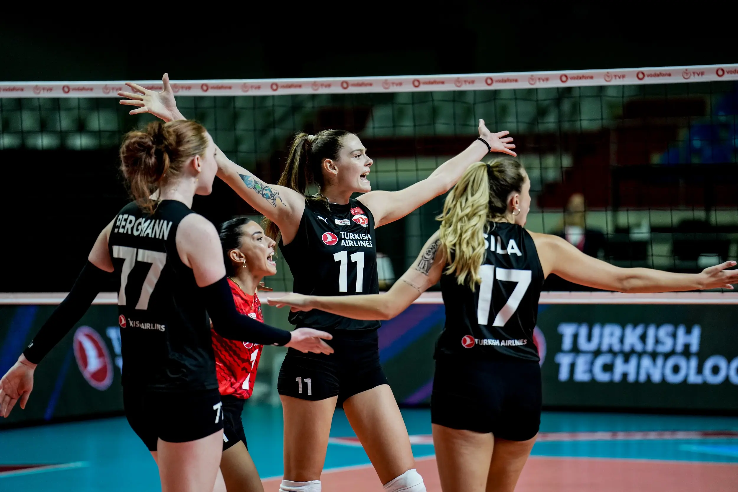 Nilüfer Belediyespor, THY Deplasmanında 1 Set Alabildi 3