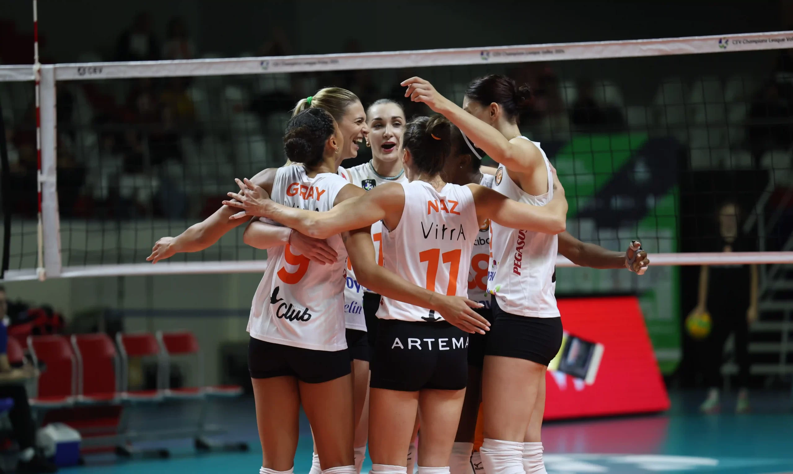 Şampiyonlar Ligi'nde Eczacıbaşı, Vasas Obuda'yı Yendi 4