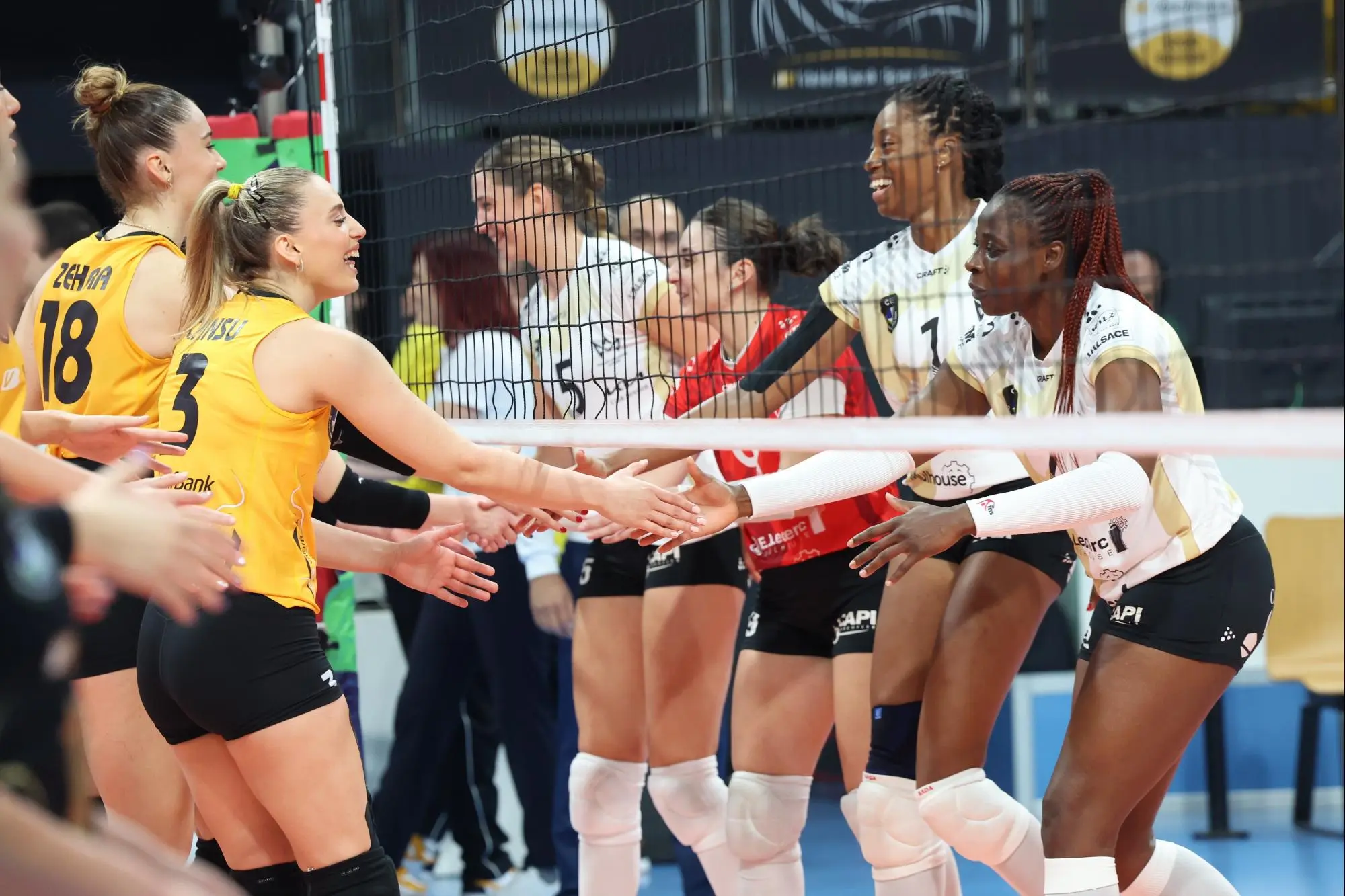 VakıfBank Şampiyonlar Ligi'ni Galibiyetle Açtı 1
