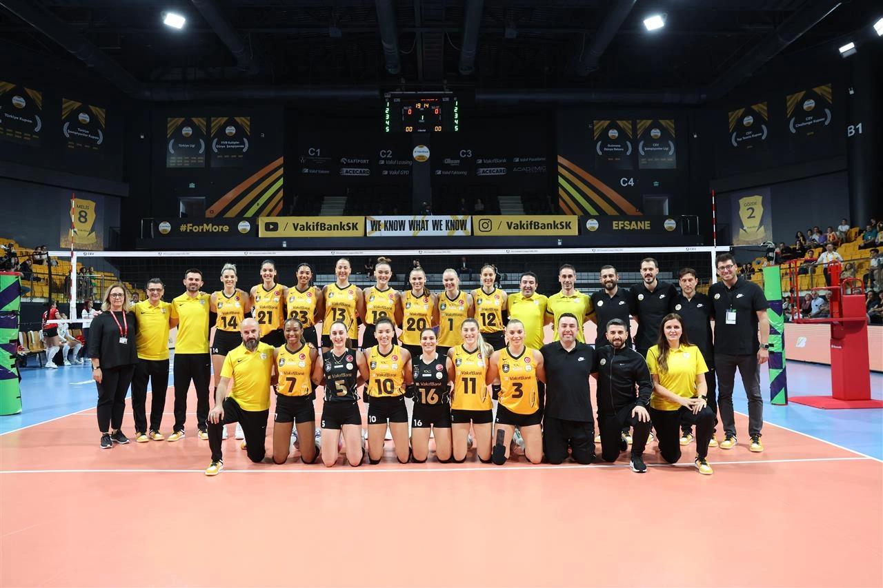 VakıfBank Şampiyonlar Ligi'ni Galibiyetle Açtı 4