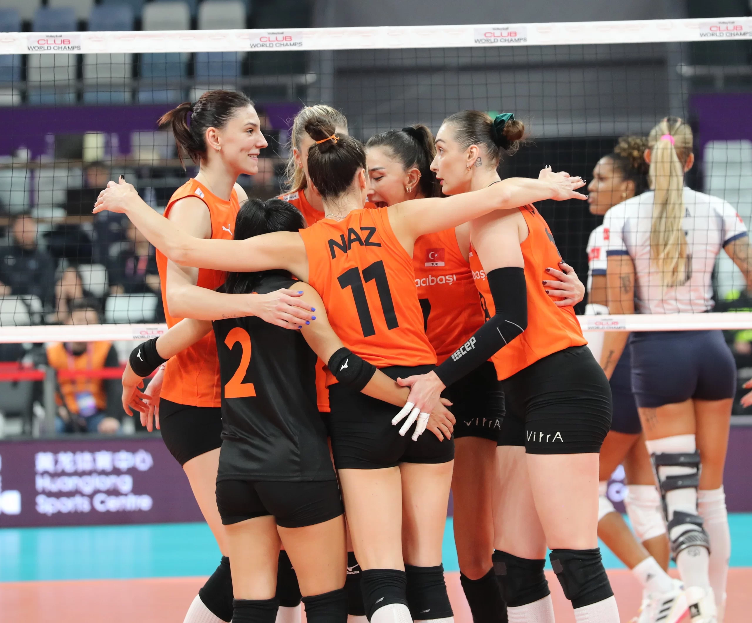 Eczacıbaşı, Şampiyonaya Kazanarak Başladı2