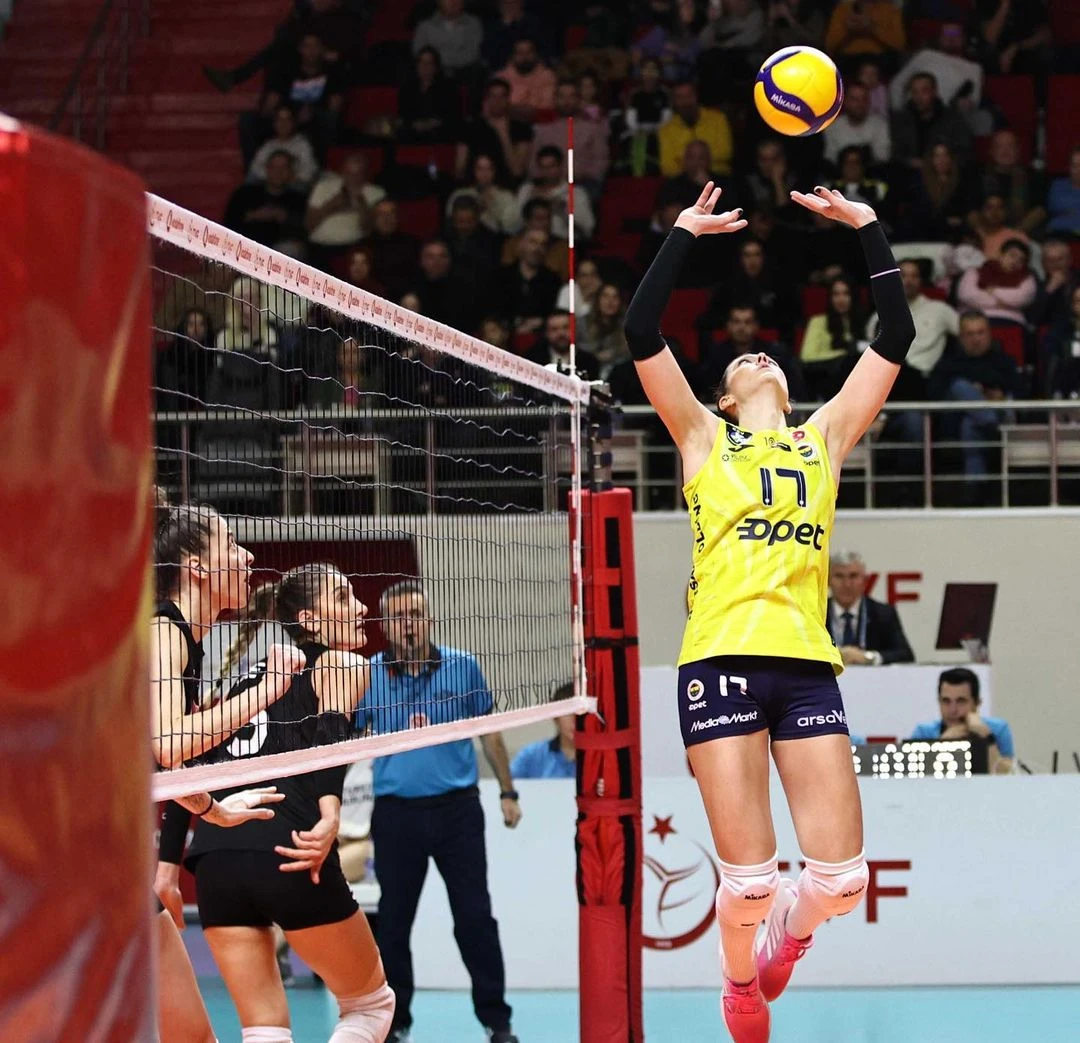 Fenerbahçe, Sultanlar Ligi'nde Liderlik Koltuğunda 5