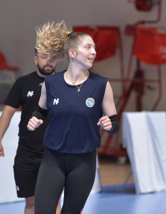 Nina Stojiljkoviç , Çukurova Belediyespor İle Antrenmanlara Başladı1