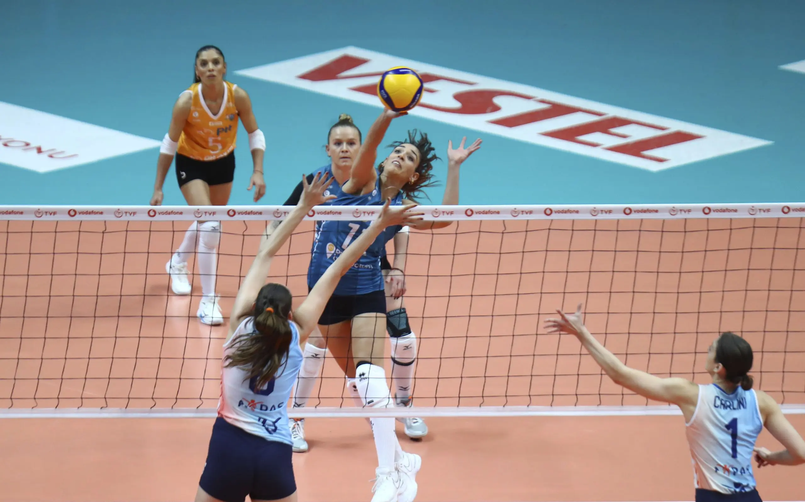 PTT Sultanlar Ligi’nde 12 Maçta 4. Galibiyetini Aldı 4