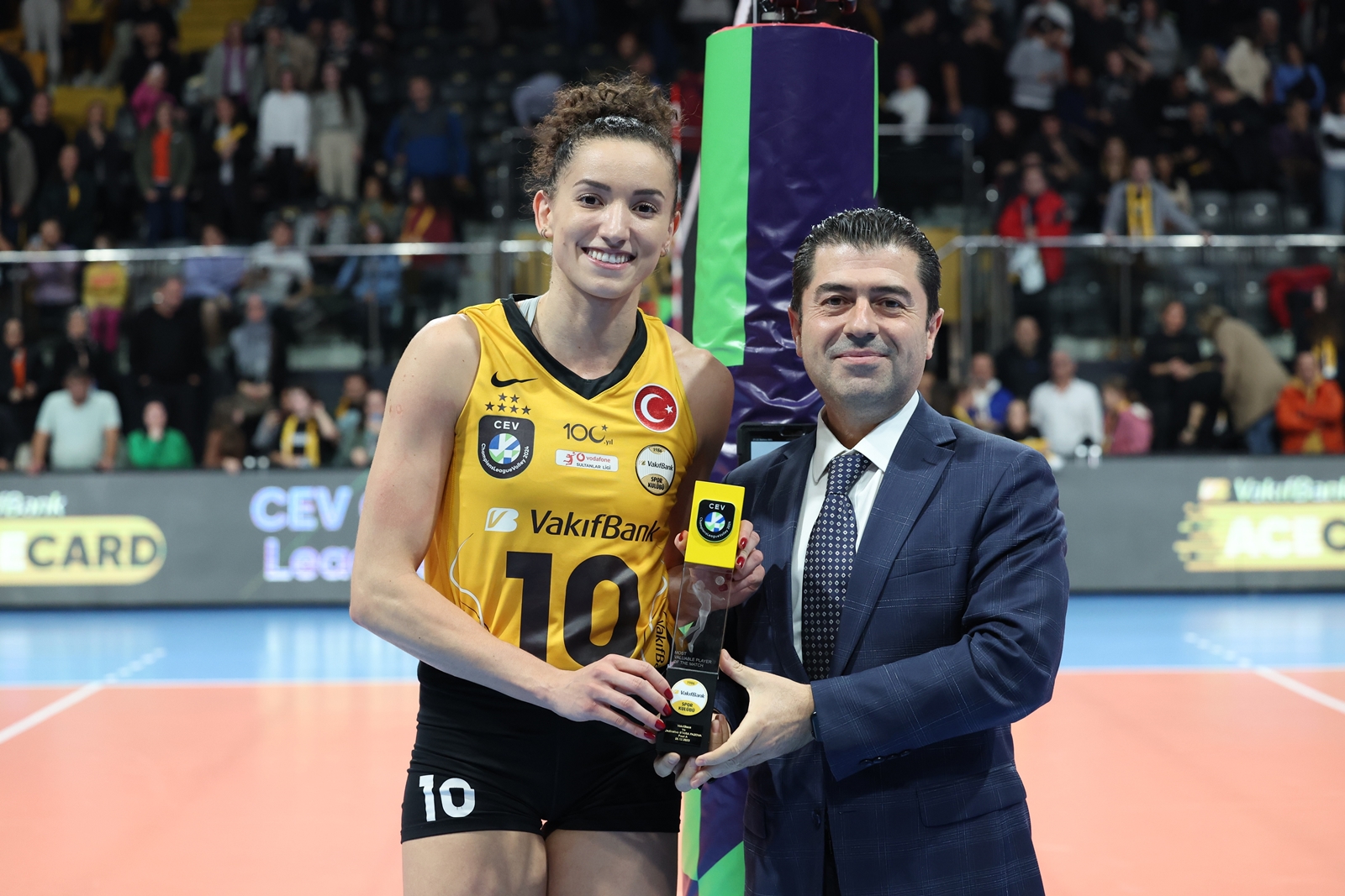VakıfBank, CEV Şampiyonlar Ligi’nde Pazova’yı 3-1 ile Geçti 3