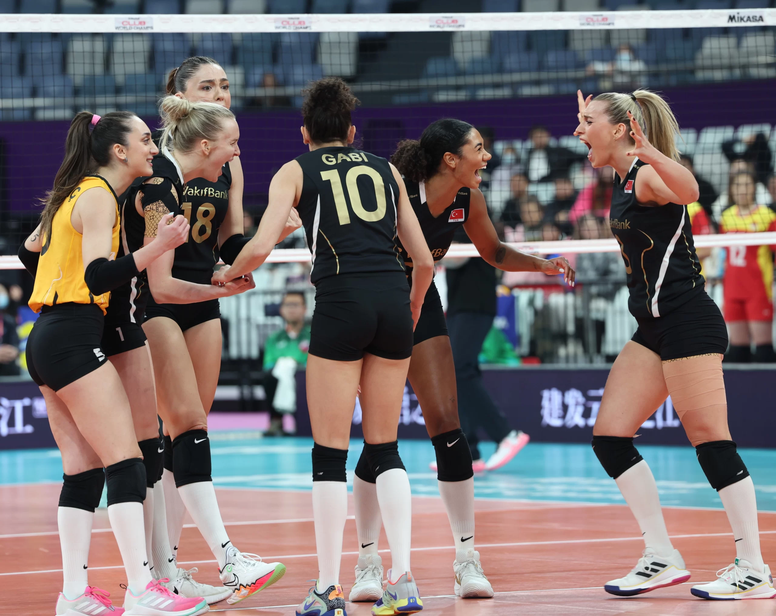 VakıfBank Finalde! Rakibi ise Eczacıbaşı4