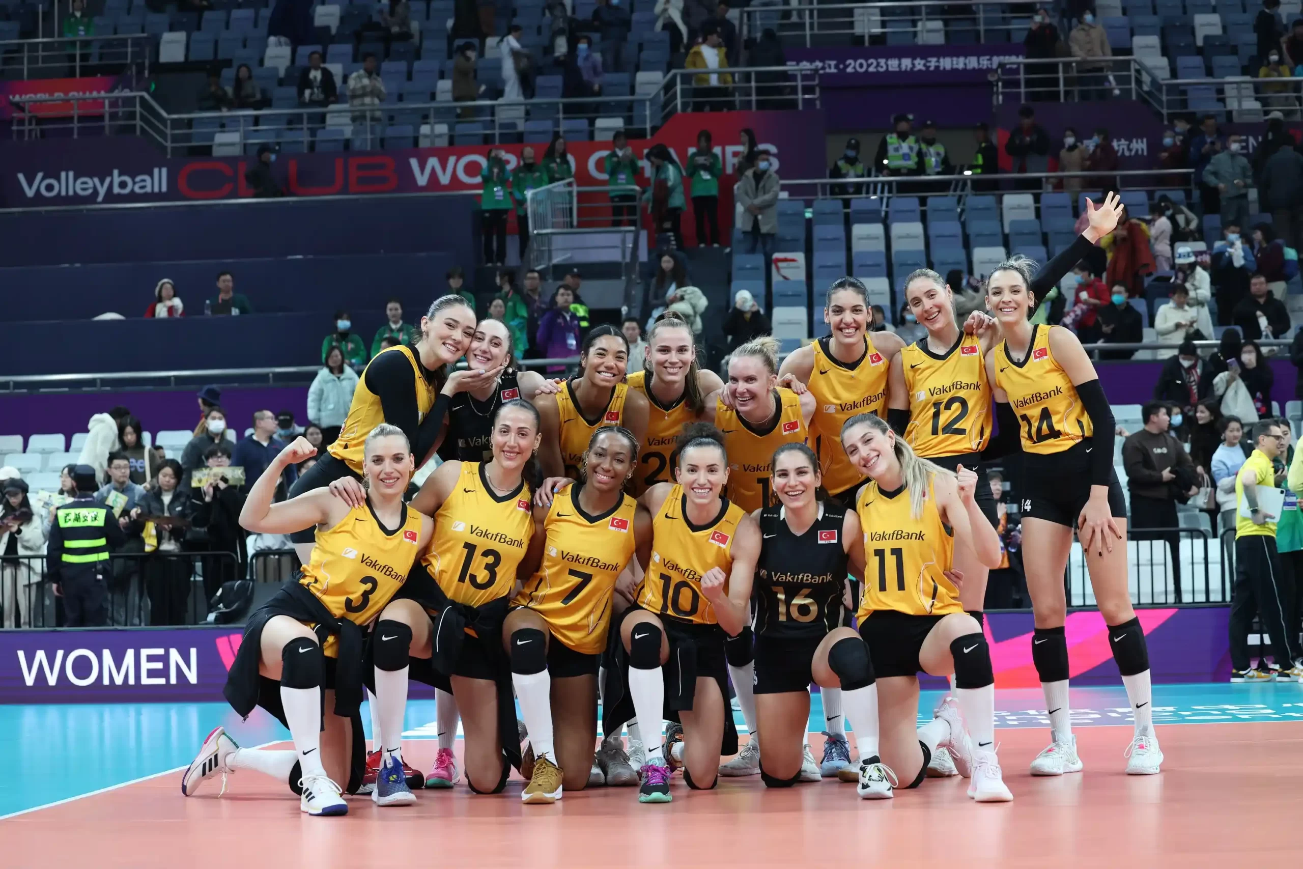 VakıfBank, Şampiyonadaki İlk Maçında Galip 1