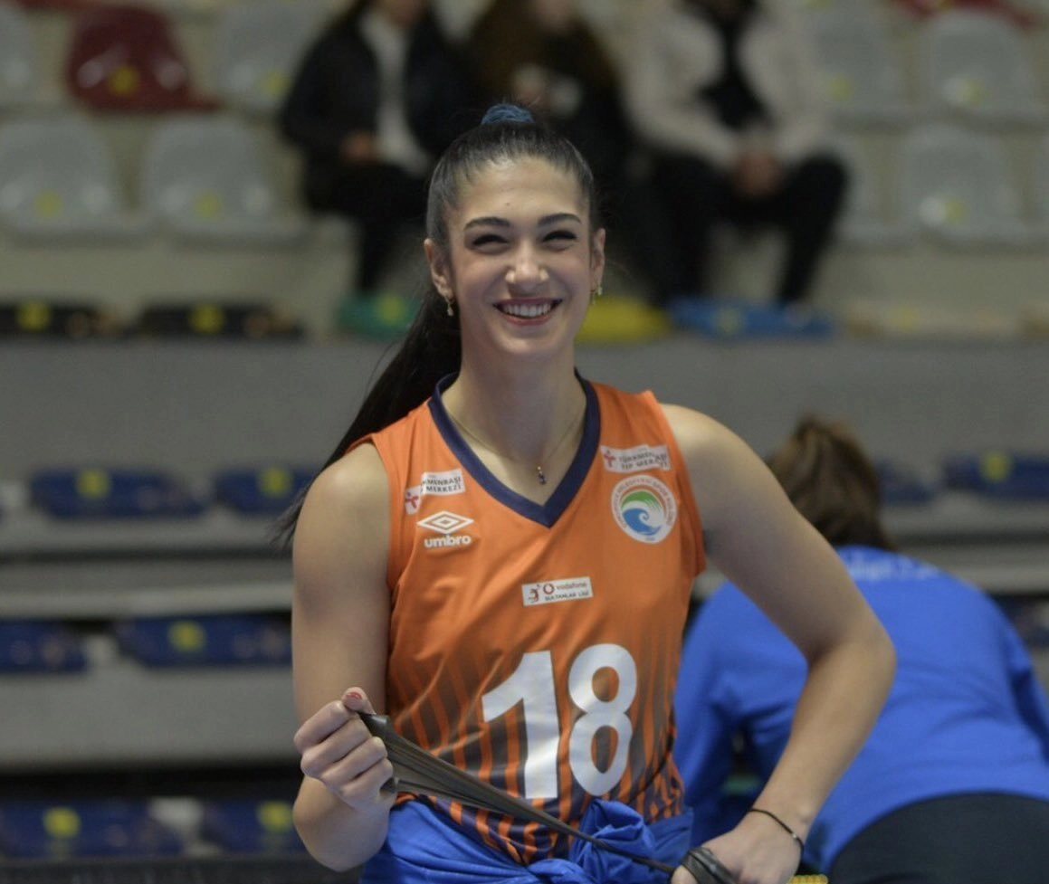 Ataman Güneyligil Eczacıbaşı Maçını ve Yasemin Güveli'nin Performansını Değerlendirdi2