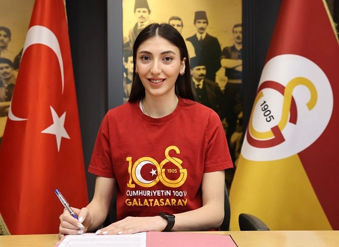 Ayçin Akyol İki Yıl Daha Galatasaray'da1