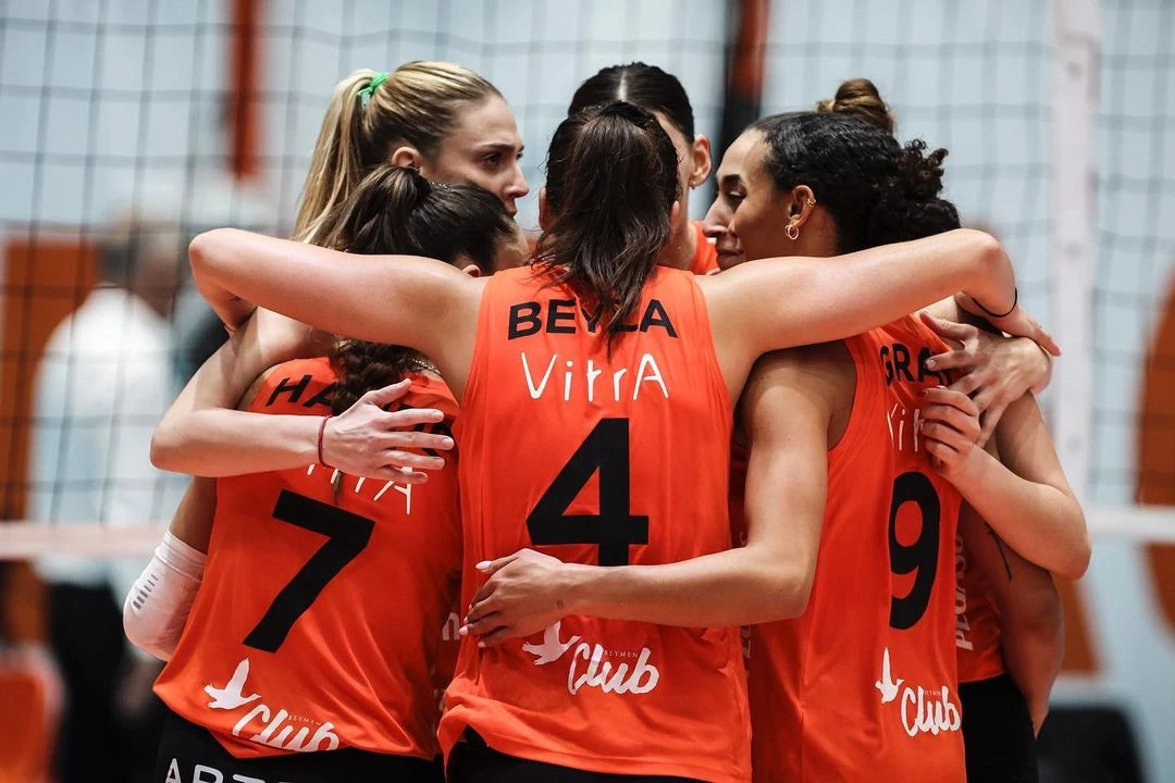 Beyza Arıcı: "Paris'te olmayı düşünmek bir rüya gibi."4