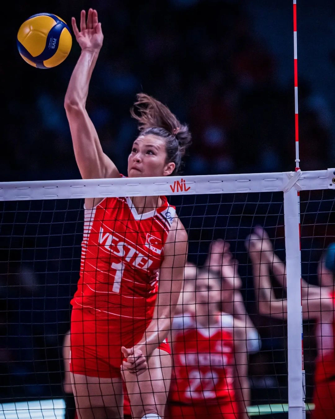 Beyza Arıcı: "Paris'te olmayı düşünmek bir rüya gibi."5