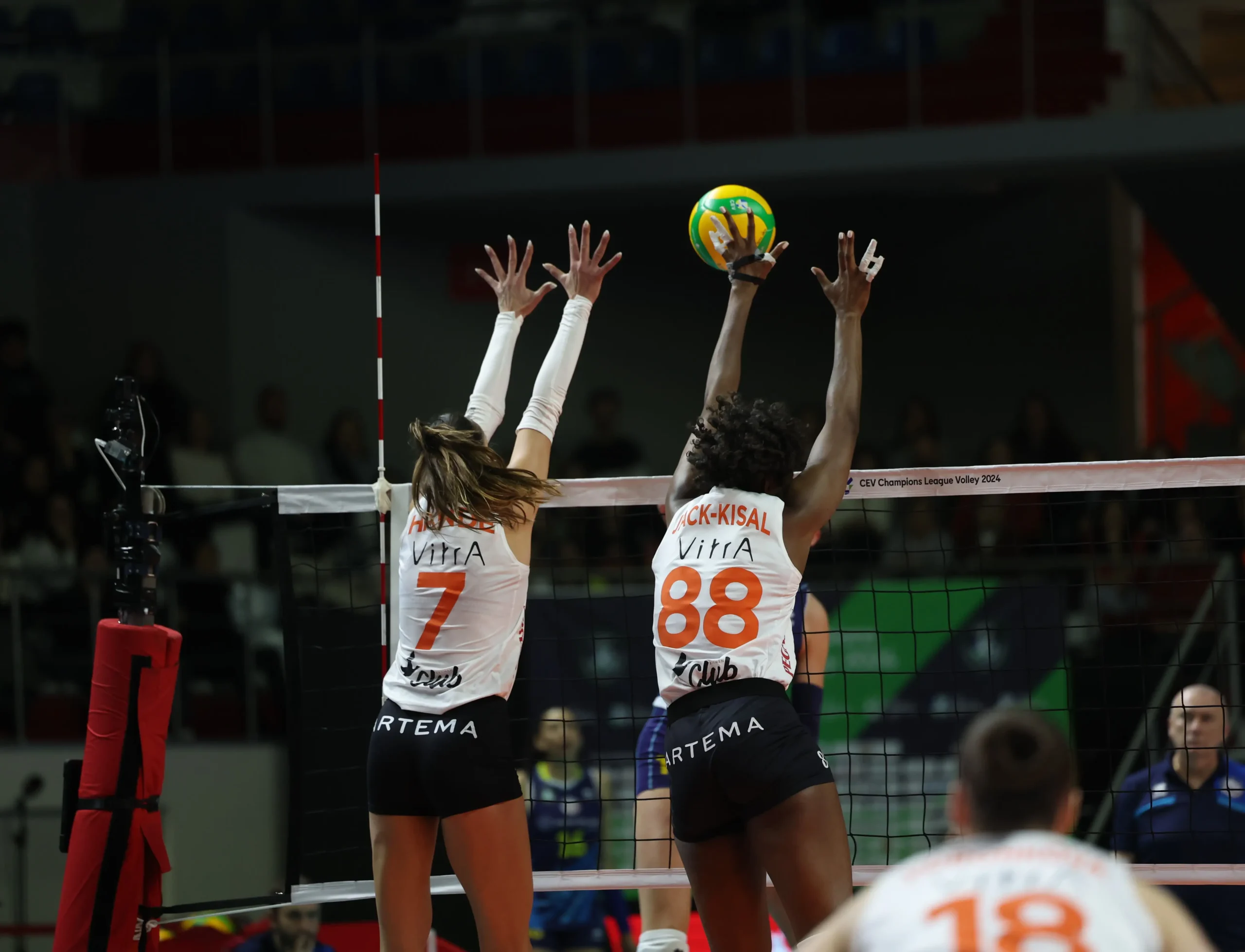 Eczacıbaşı, Scandicci'ye 3-1 Mağlup Oldu 2