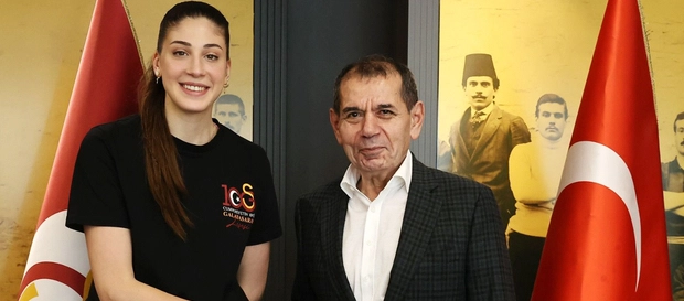 Galatasaray Başkan Yardımcısı Mehmet Cibara: "Zirveye daha da yaklaşacağız."2