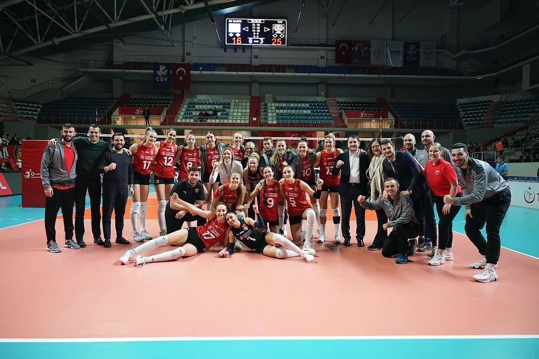 THY, Galatasaray Karşısında 3 Puanın Sahibi1