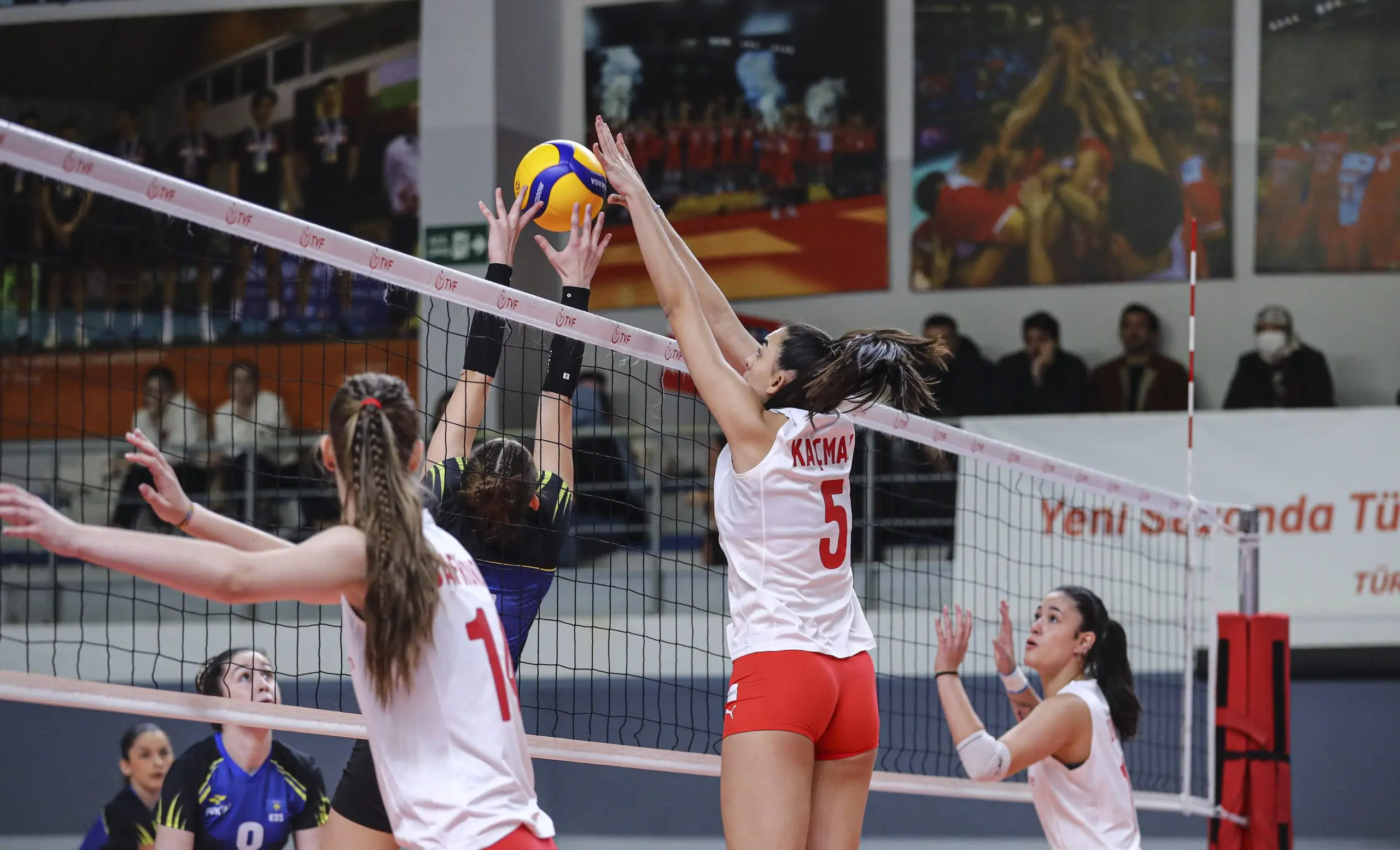 U20 Kadın Milli Voleybol Takımı'nın Yarı Finaldeki Rakibi Yunanistan Oldu2