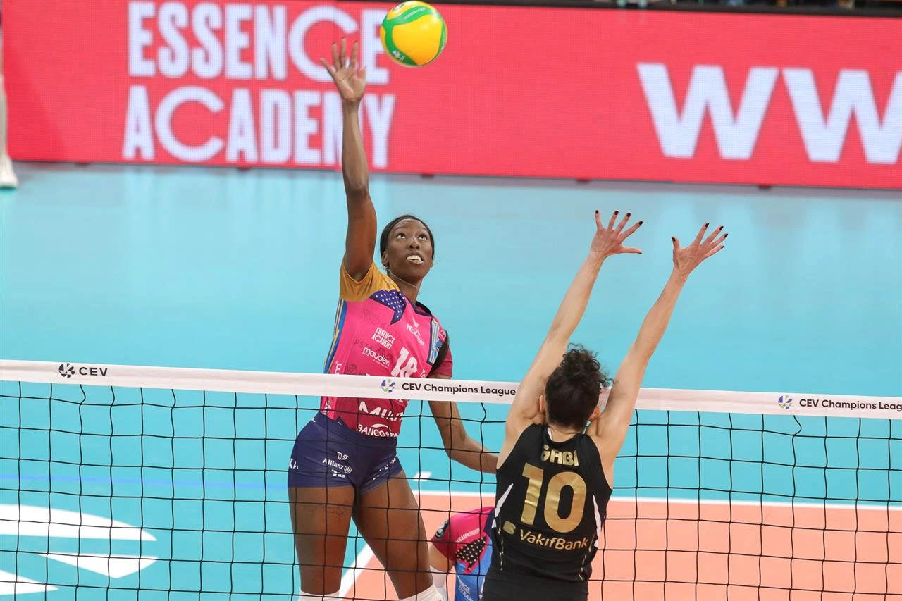 VakıfBank, Vero Volley Milano'ya Karşı 3-2 Galip Geldi3