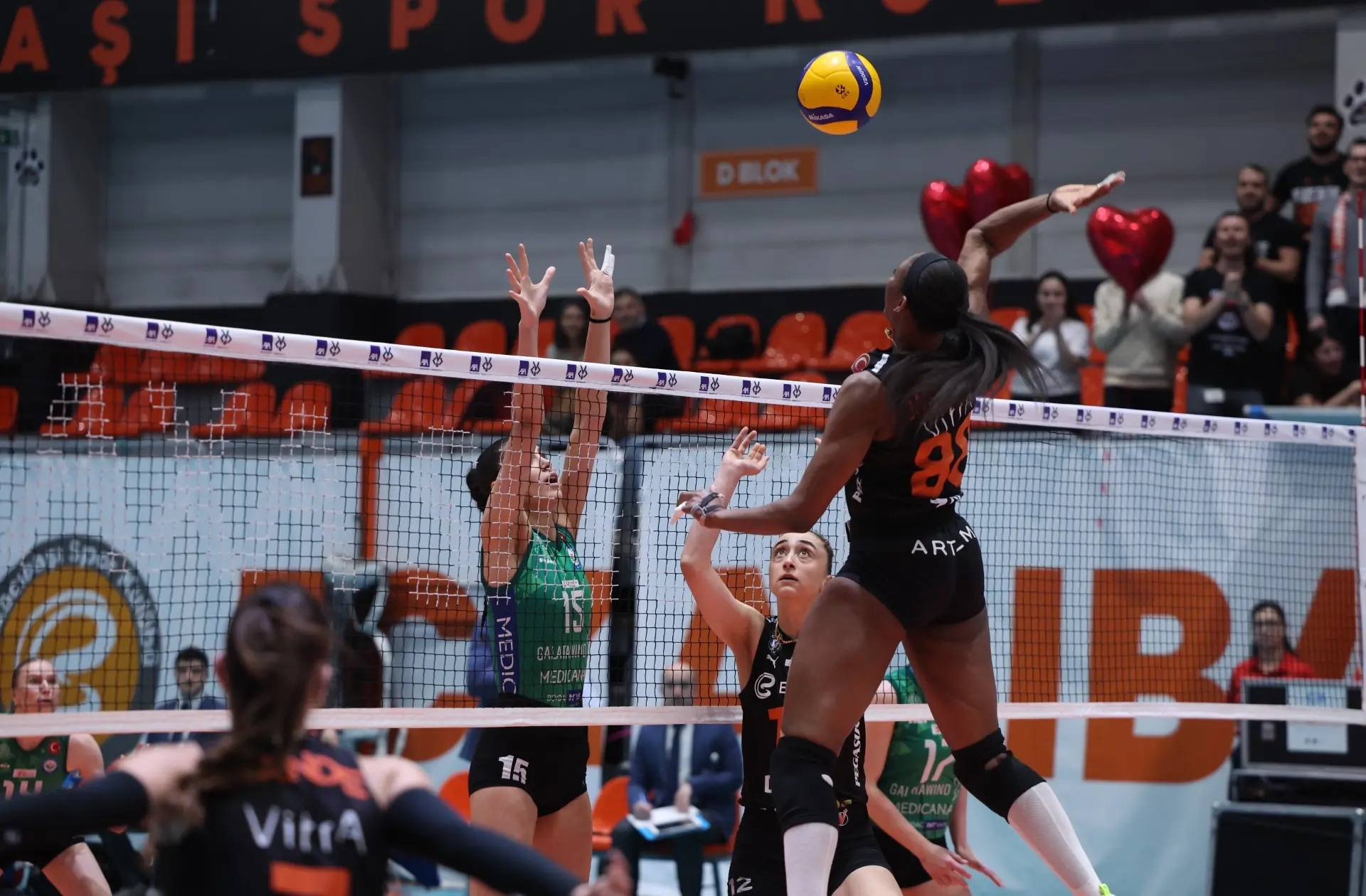 Kadınlar AXA Sigorta Kupa Voley'de Yarı Final Eşleşmeleri Belli Oldu4