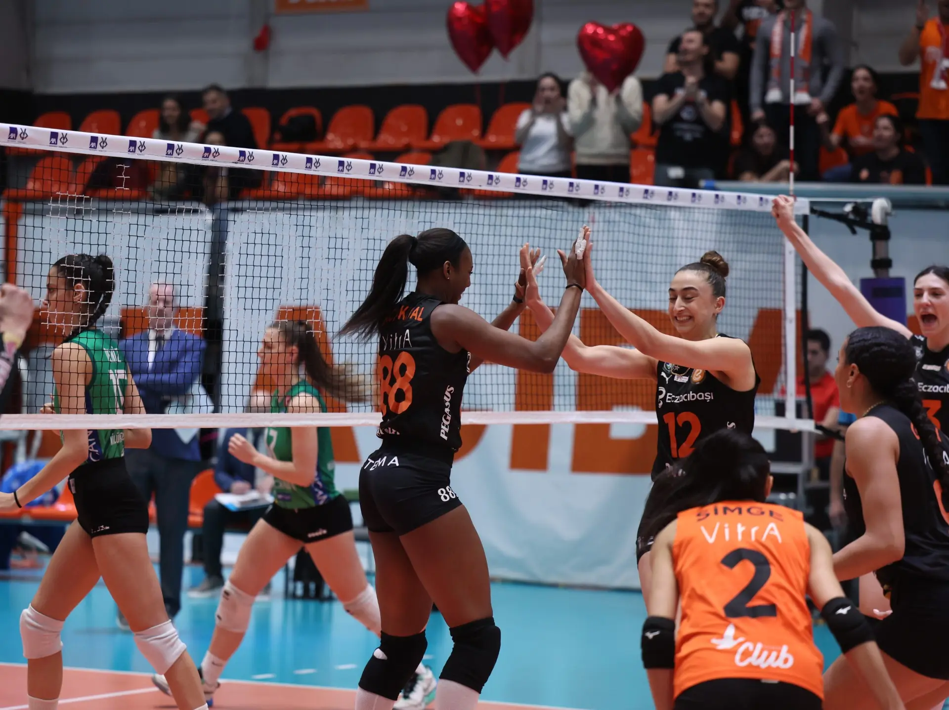 Eczacıbaşı, Kupa Voley'de Adını Yarı Finale Yazdırdı4