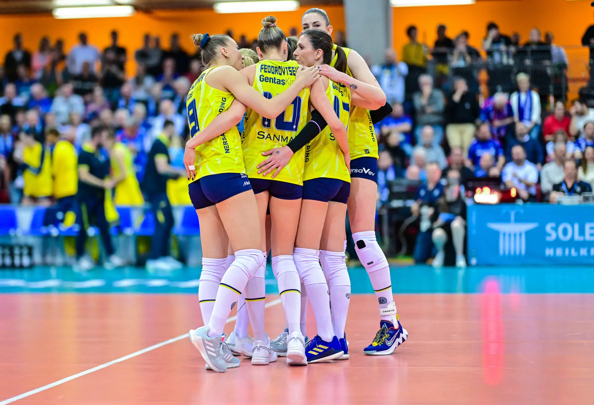 Fenerbahçe Şampiyonlar Ligi'ndeki İlk Mağlubiyetini Aldı3