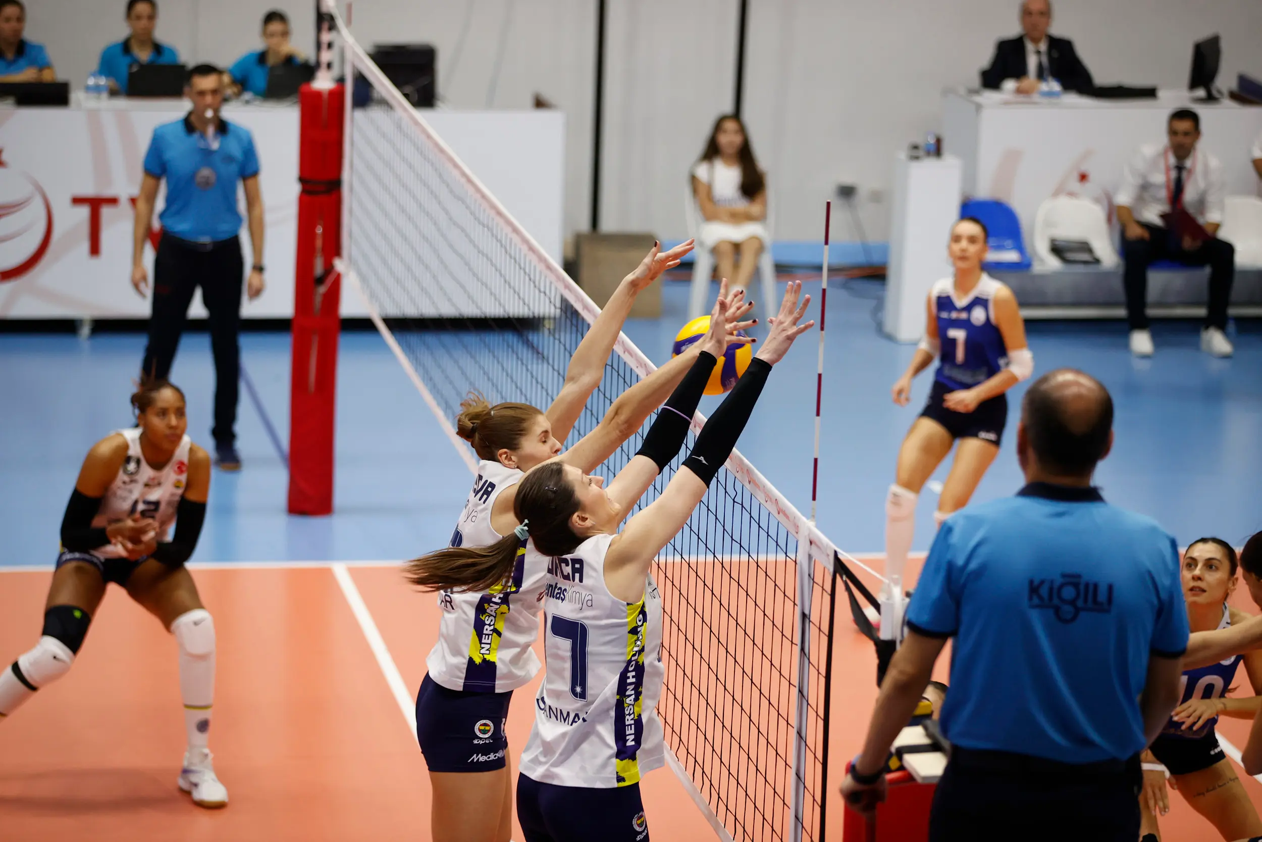 Fenerbahçe, Sarıyer Deplasmanında 3-0 Galip2