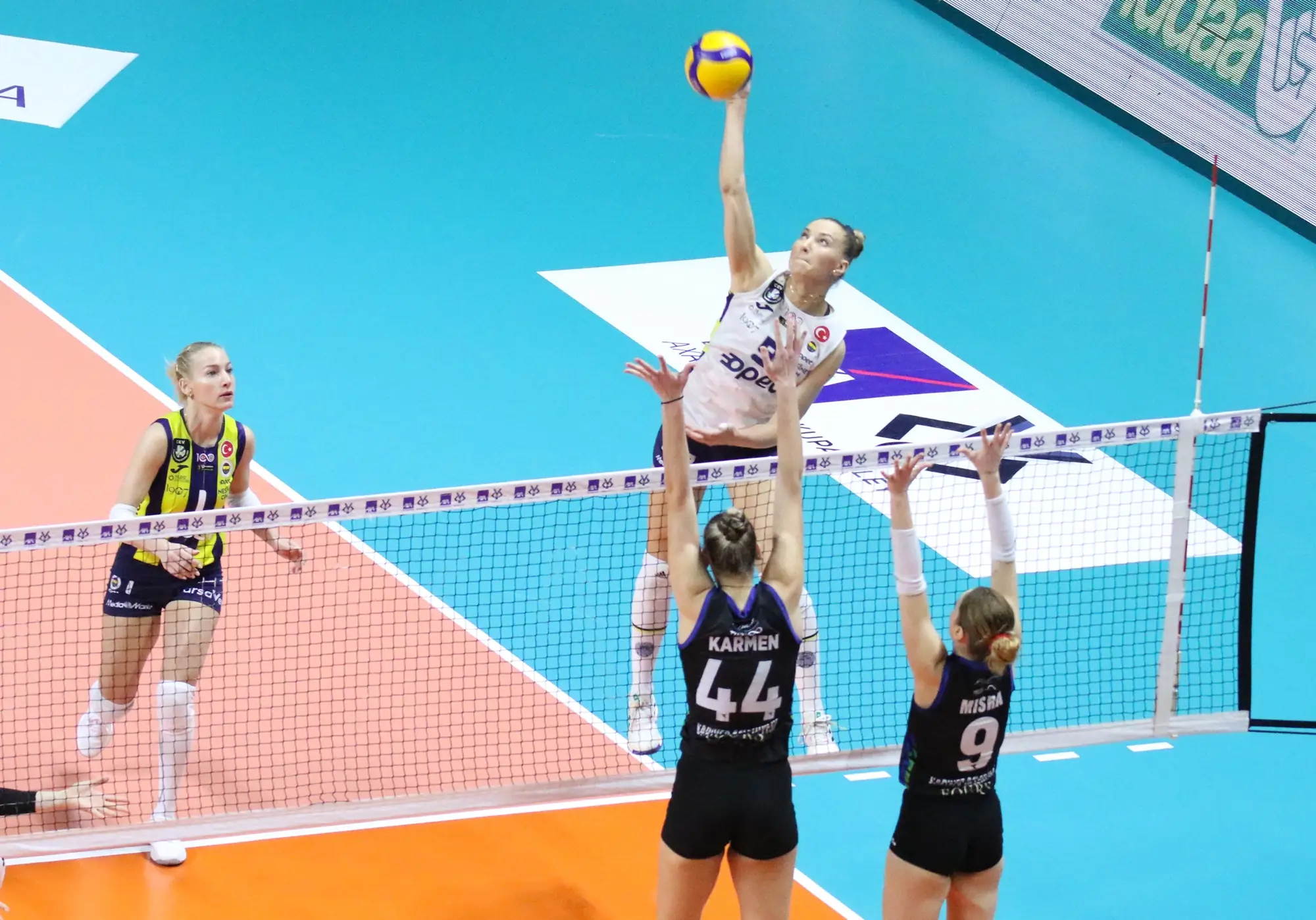 Kadınlar AXA Sigorta Kupa Voley'de Yarı Final Eşleşmeleri Belli Oldu3