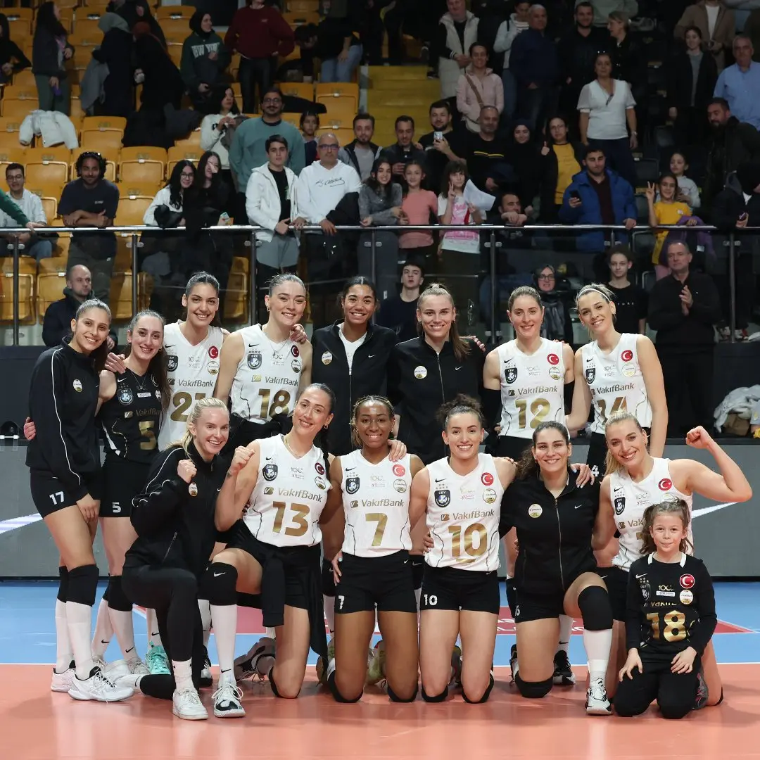 VakıfBank, Çukurova'ya Set Verdi Puan Vermedi5