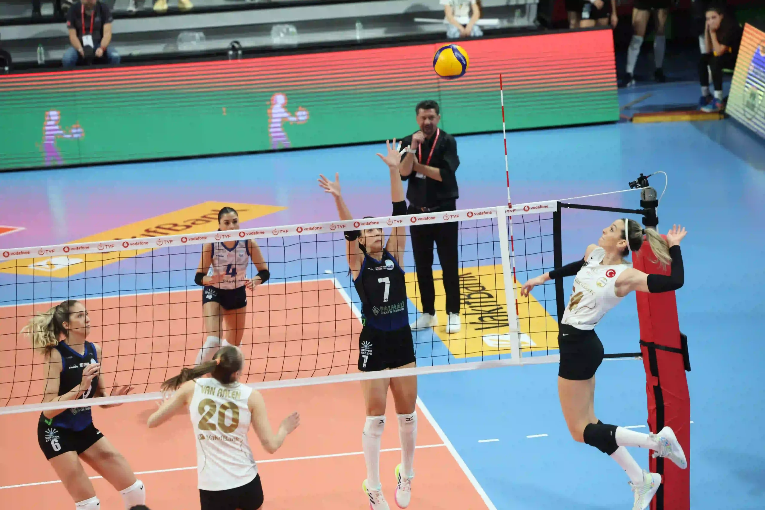 VakıfBank, Sarıyer Karşısında Net Galip4