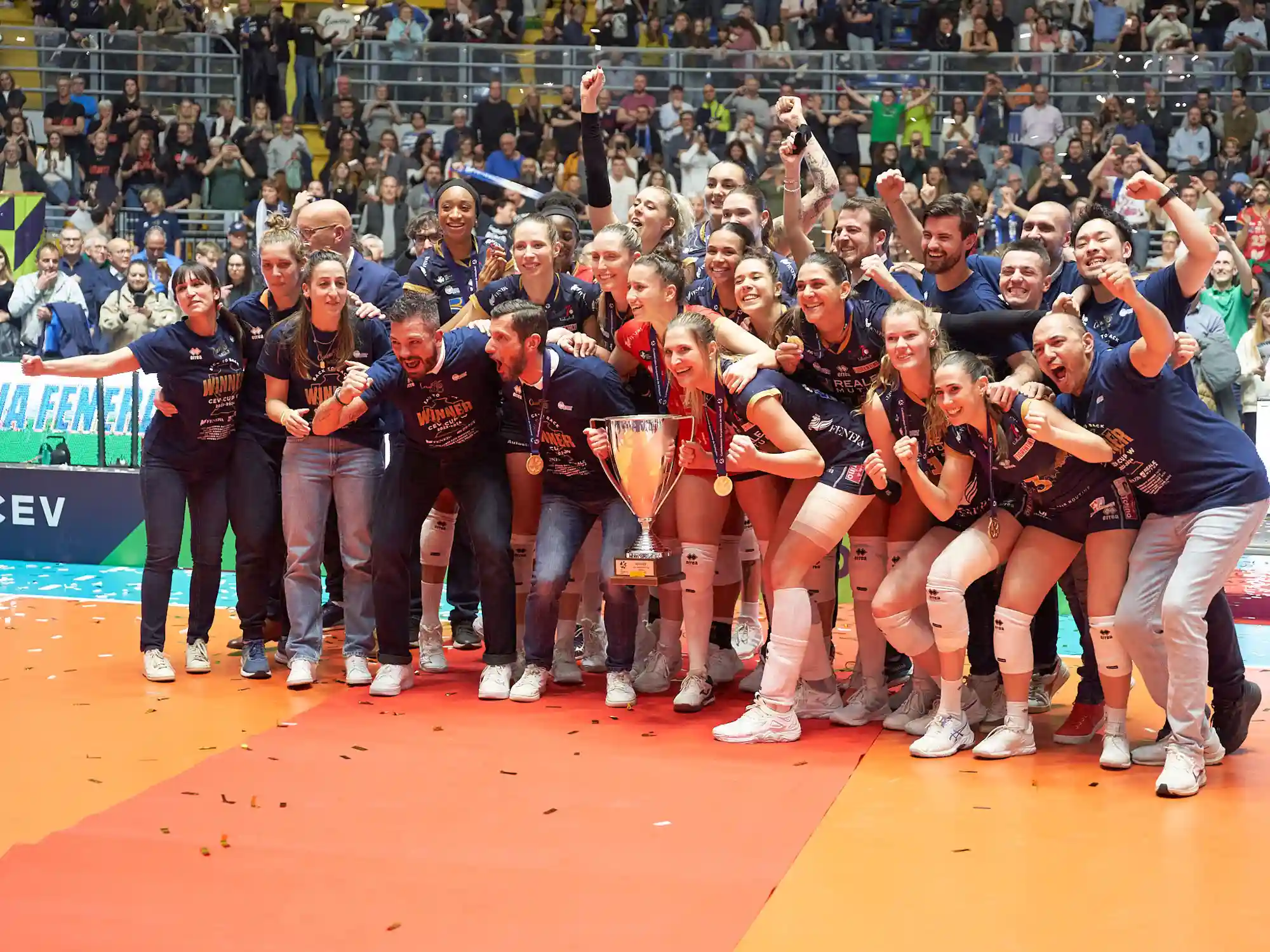 CEV Cup Şampiyonu Chieri '76 Oldu2