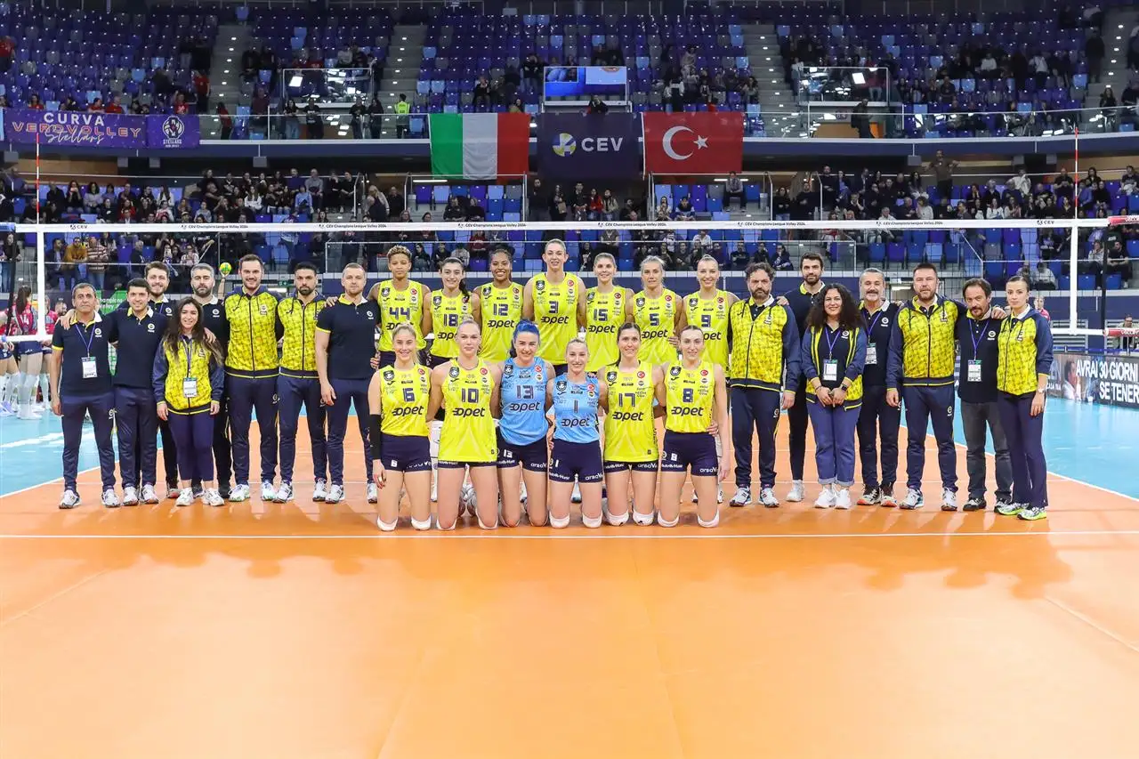 Fenerbahçe, Yarı Finalin İlk Maçında Milano'ya 3-0 Mağlup Oldu1