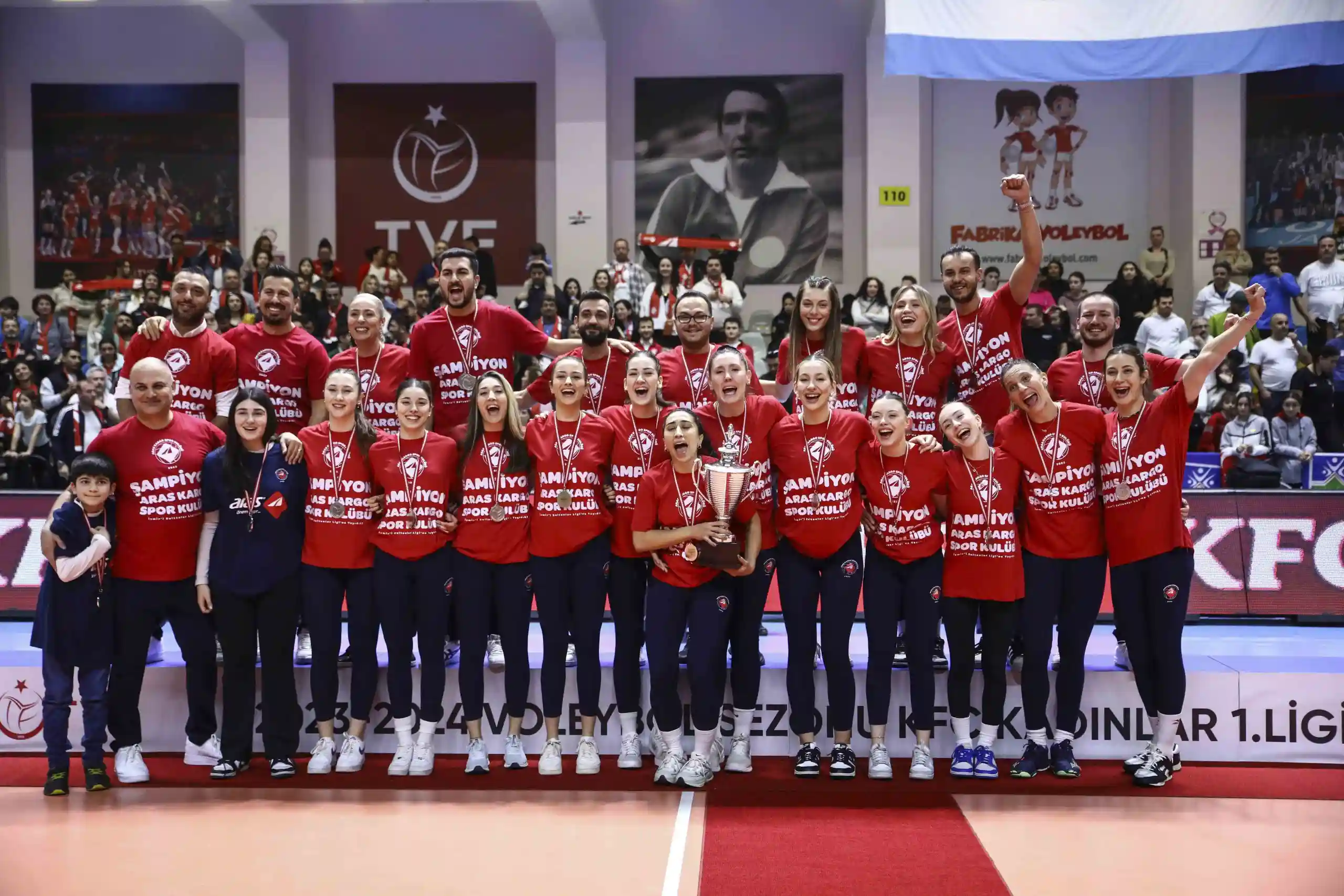 KFC Kadınlar 1. Ligi'nde Şampiyon Bahçelievler4