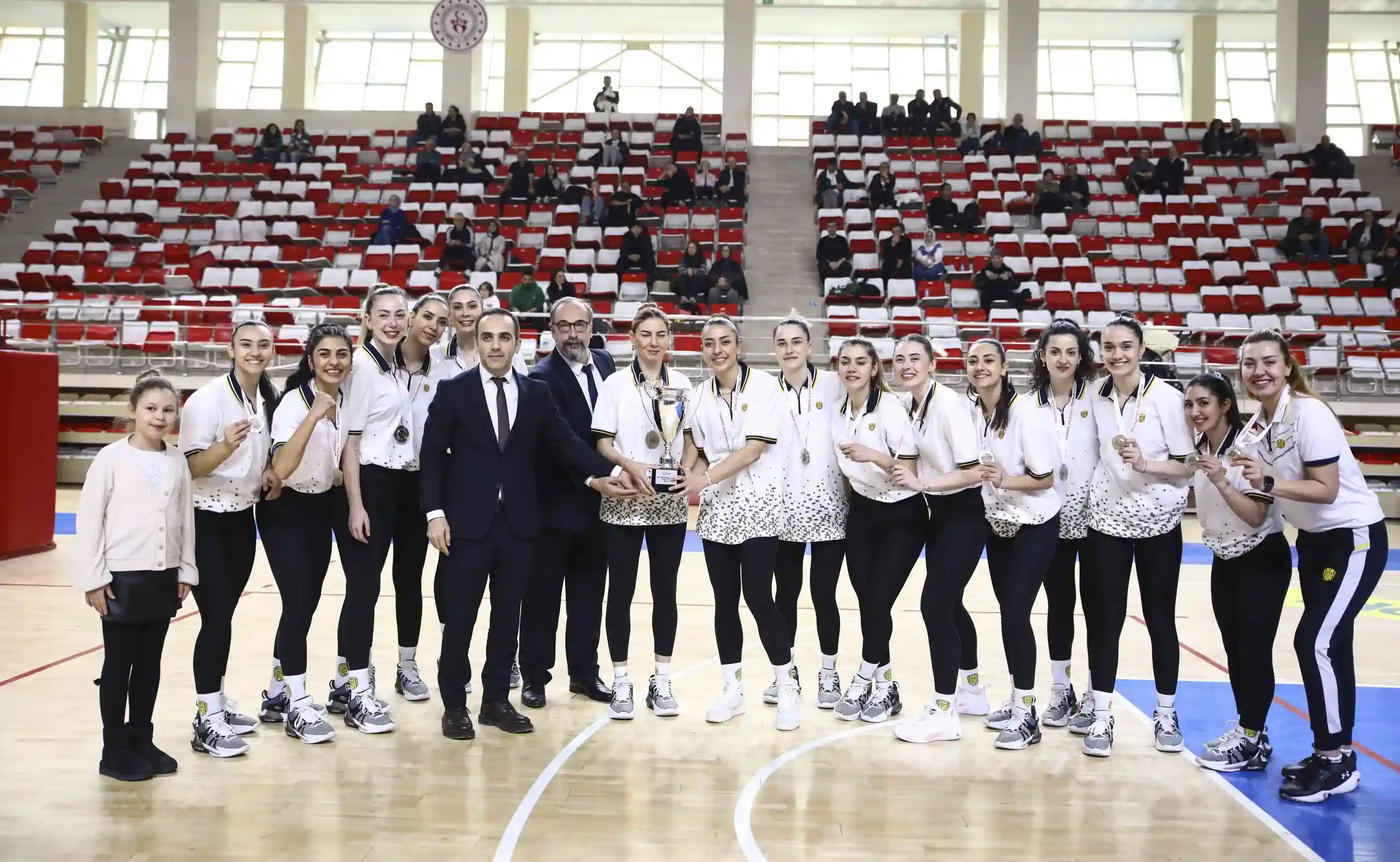 Kadınlar 2. Ligi Final Etabı'nın Ardından Dört Takım KFC Kadınlar 1. Ligi'ne Yükseldi1